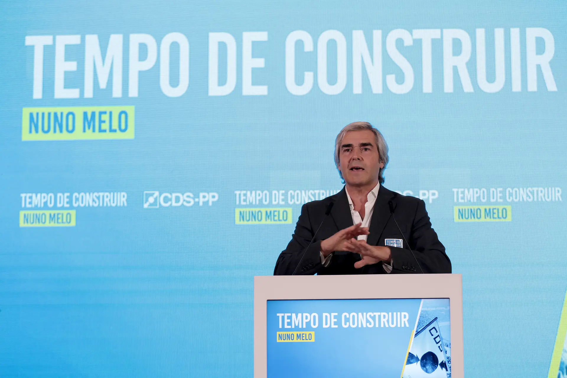 O Eurodeputado do CDS-PP, Nuno Melo, discursa durante a apresentação da sua candidatura à liderança do partido, no Palácio da Bolsa, na cidade do Porto.