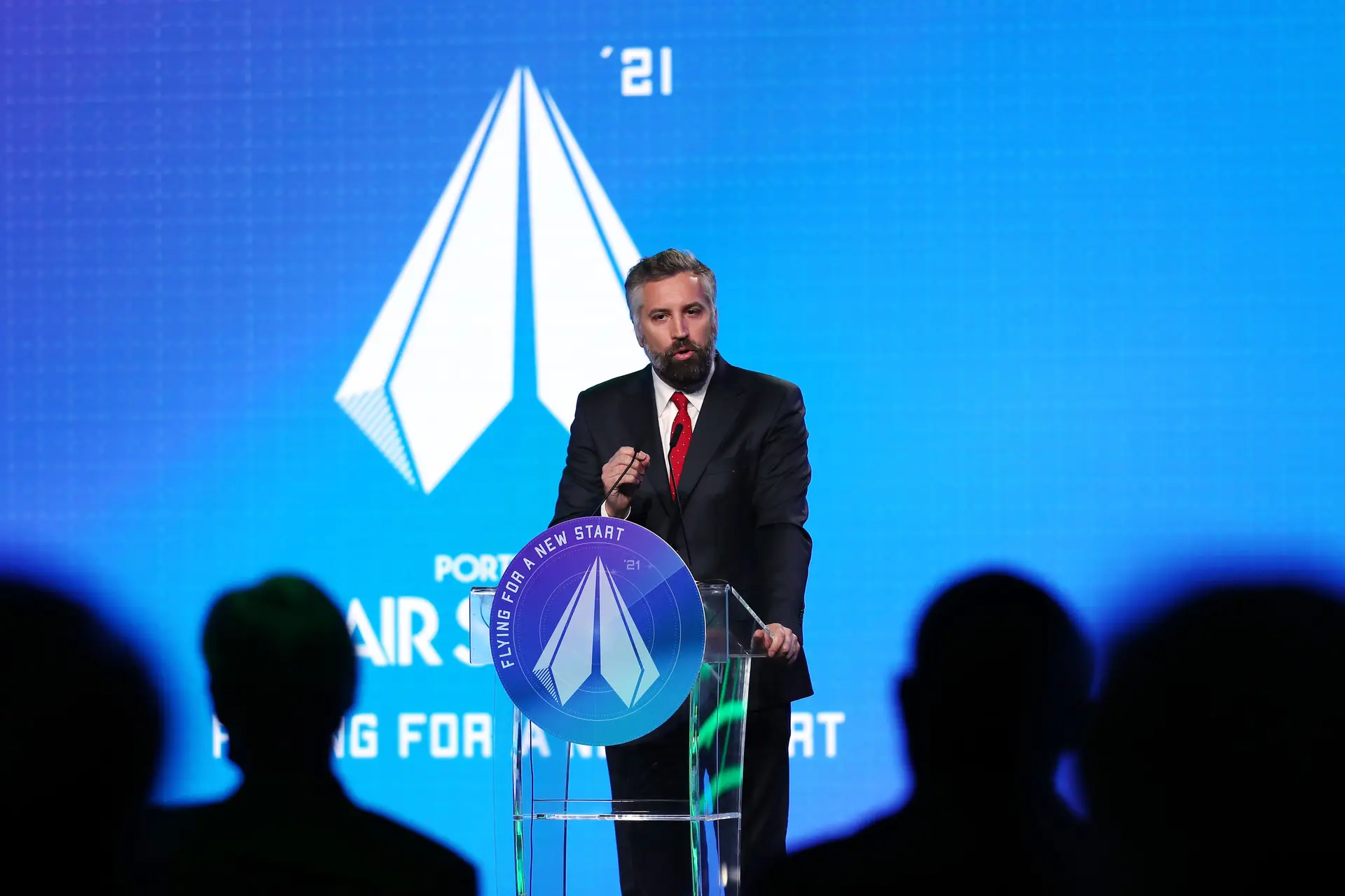 O ministro das Infraestruturas e Habitação, Pedro Nuno Santos, durante a sua intervenção na sessão de abertura da cimeira aeronáutica “Portugal Air Summit”.