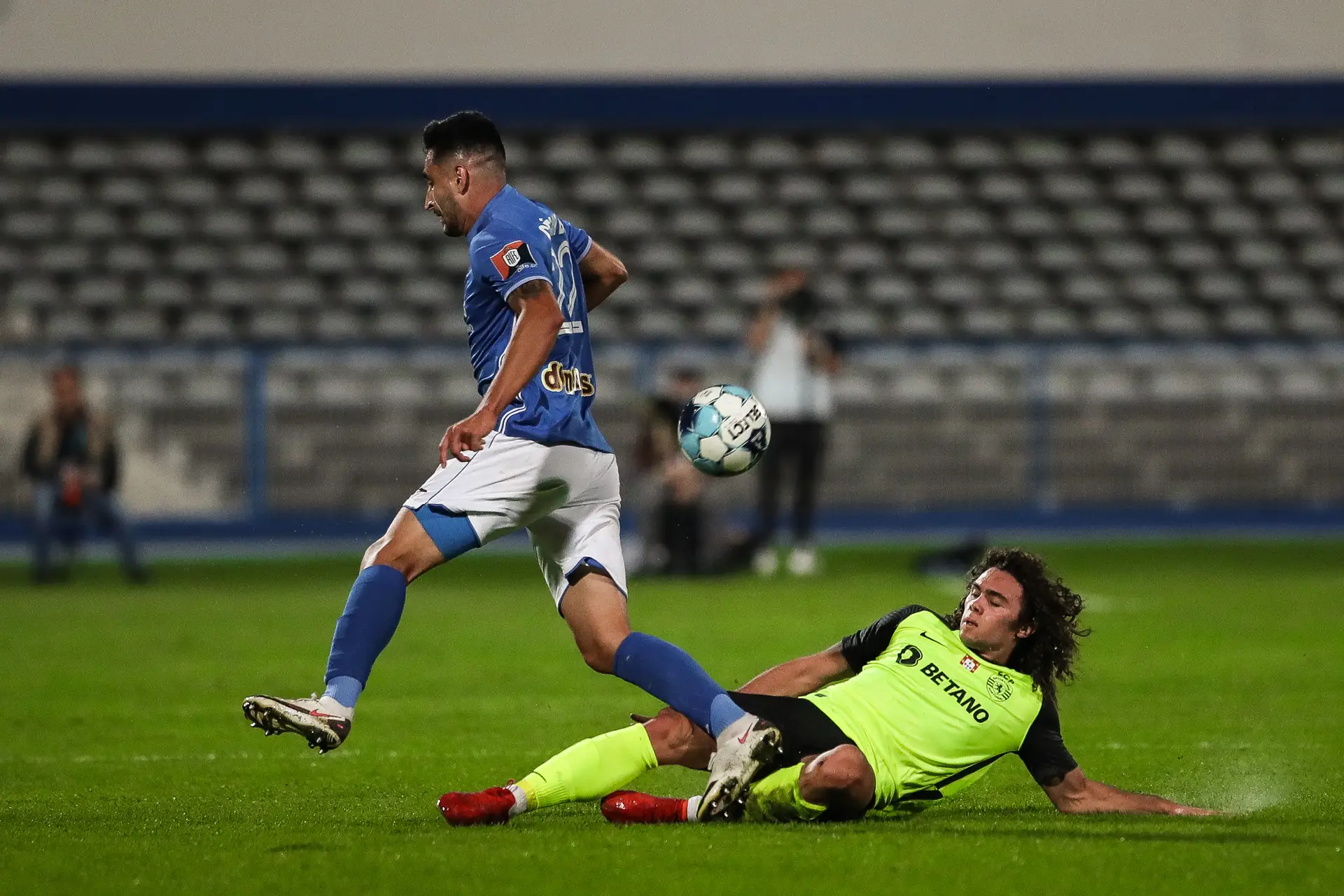 Sporting goleia Belenenses e segue na Taça da Portugal