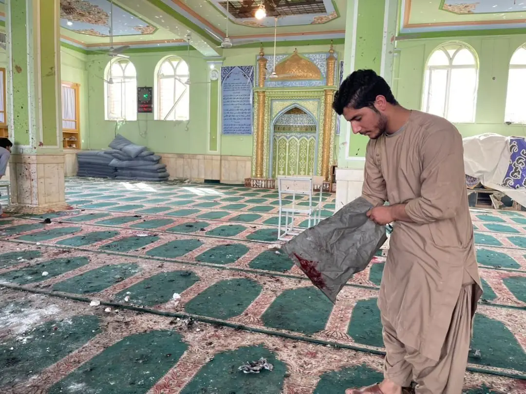 Afeganistão: explosão em mesquita xiita faz mais de 30 mortos