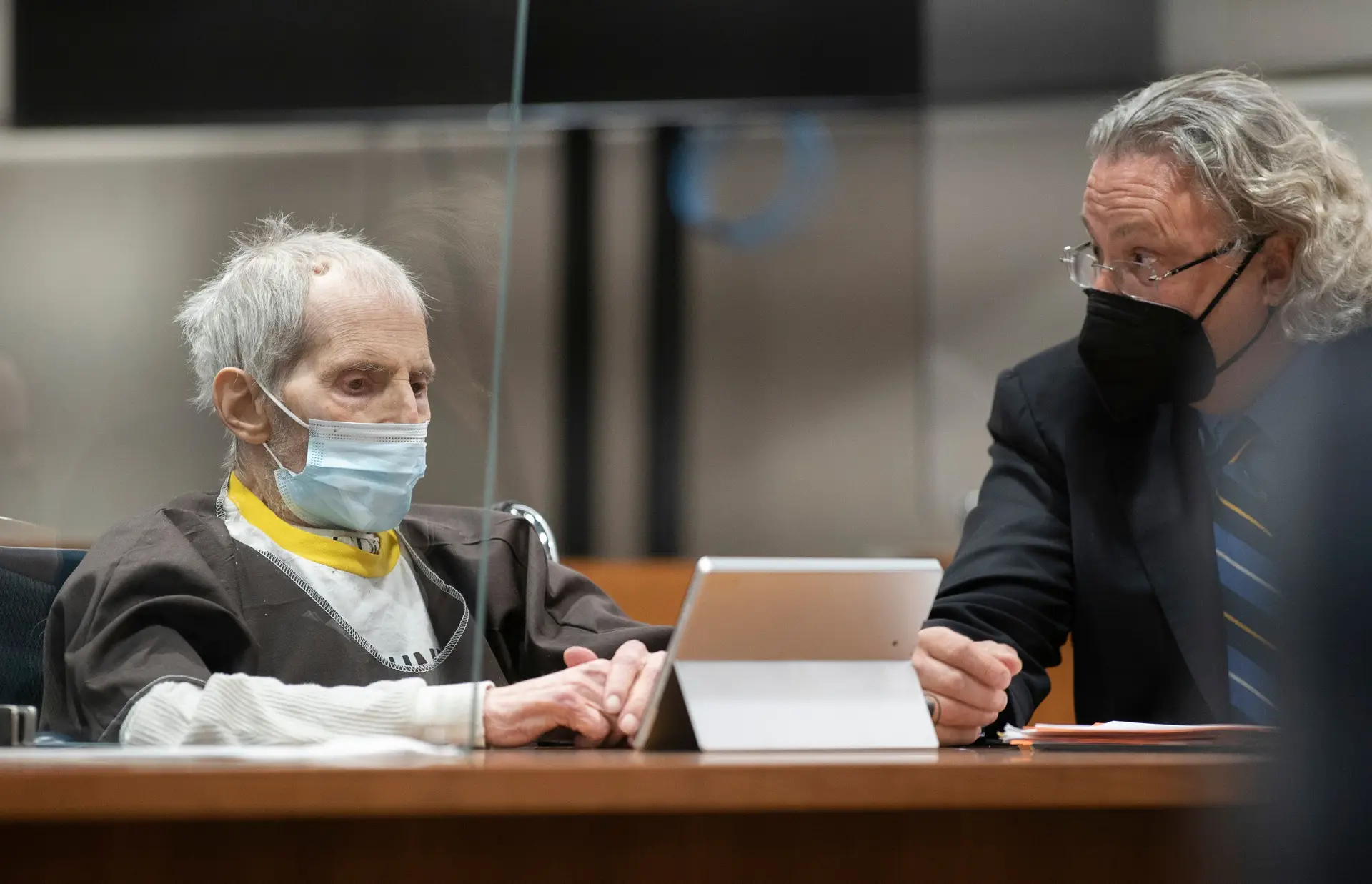 Milionário Robert Durst condenado a prisão perpétua por matar melhor amiga