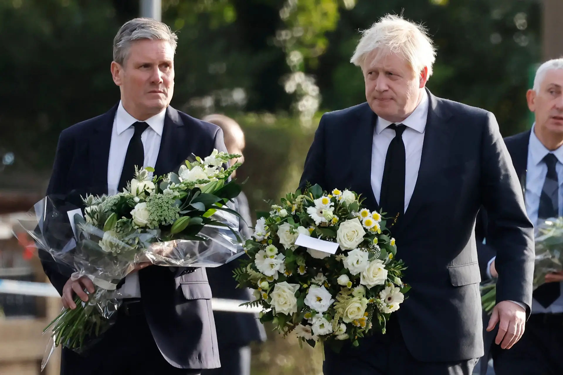 Boris Johnson faz minuto de silêncio em homenagem a David Amess