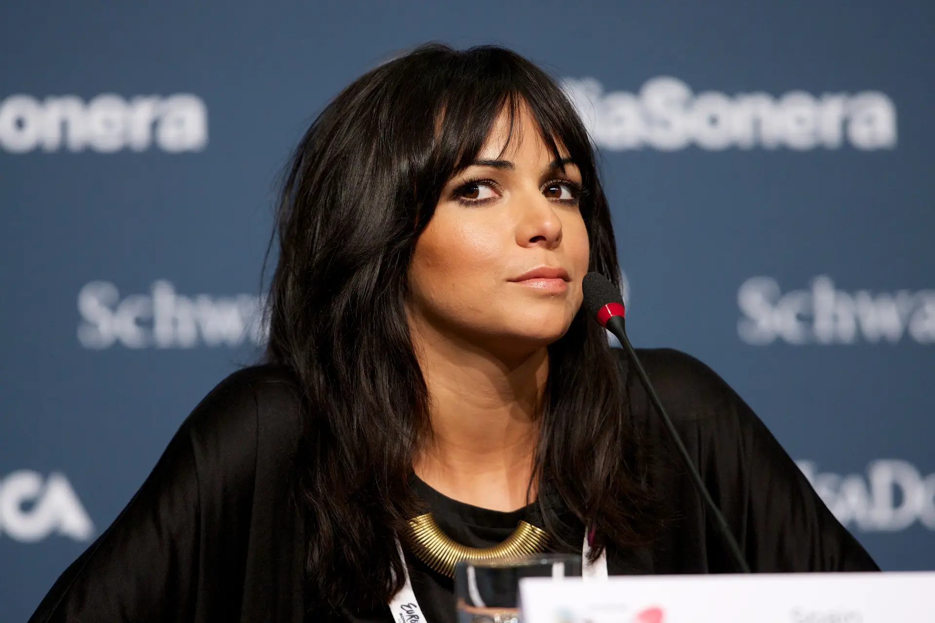 Raquel del Rosario, ex-mulher de Fernando Alonso, salva filho de ataque de puma