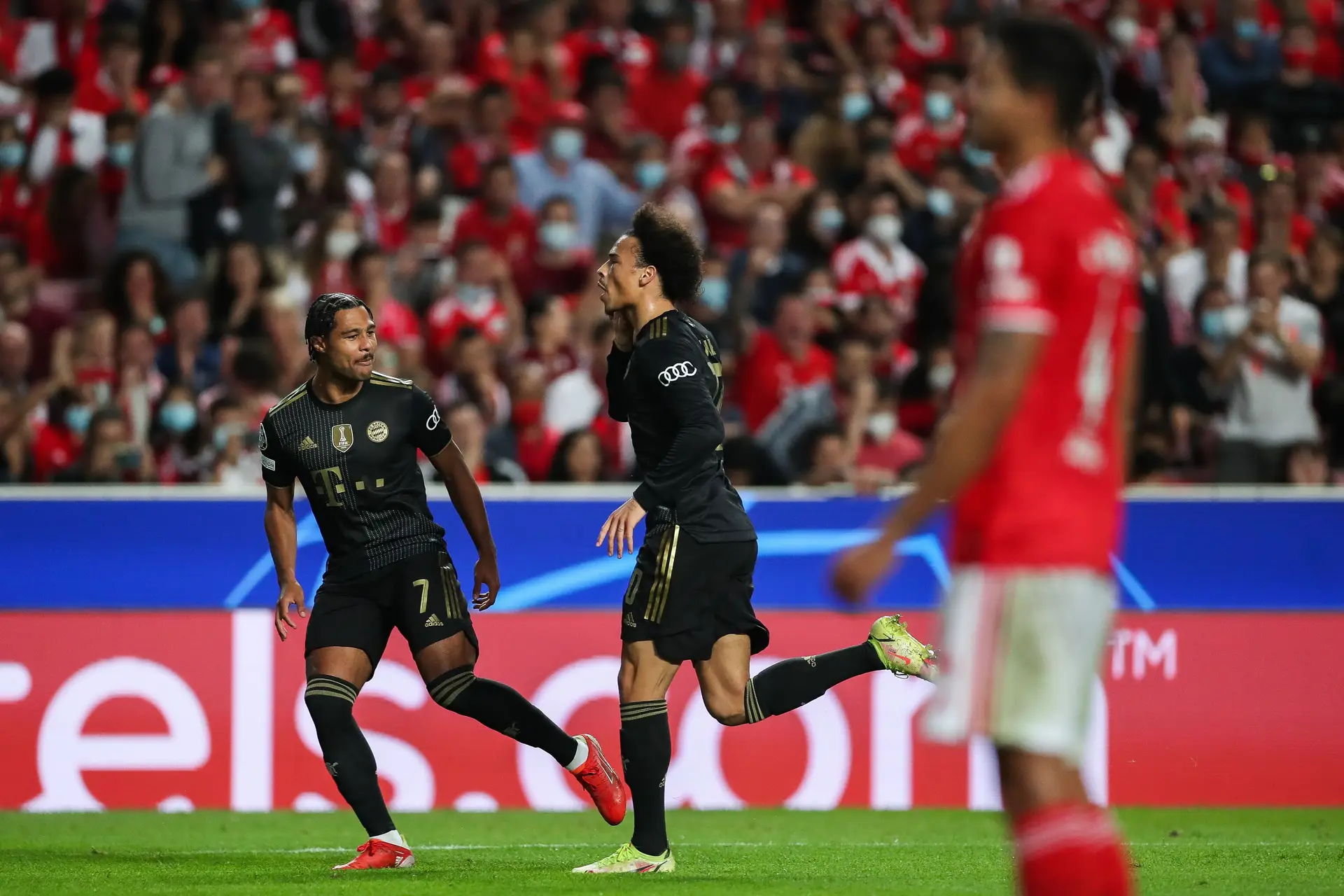 Bayern impõe derrota pesada ao Benfica na Champions