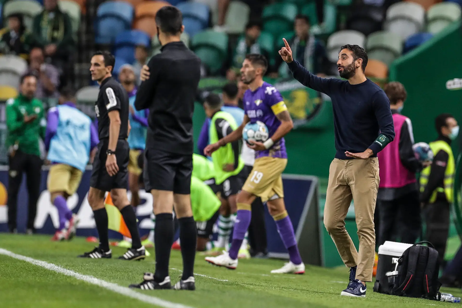 Sporting e FC Porto iniciam participação na Taça da Liga