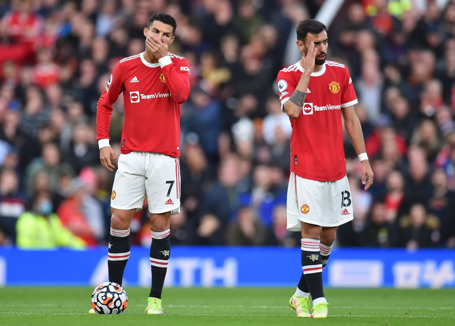 Manchester United sofre derrota pesada em Old Trafford frente ao Liverpool