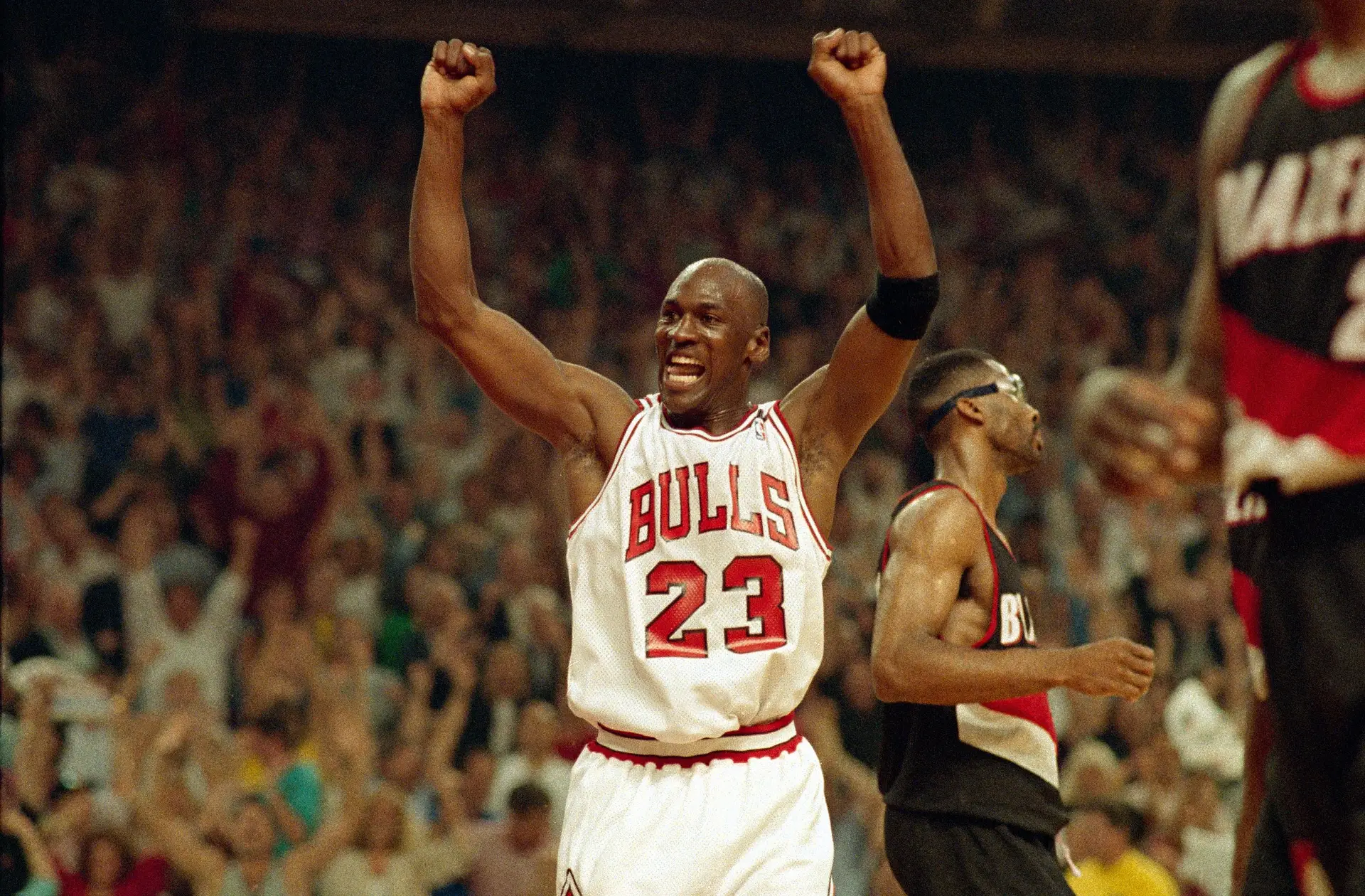 Par de botas de Michael Jordan vendido por recorde de 1,26 milhões de euros