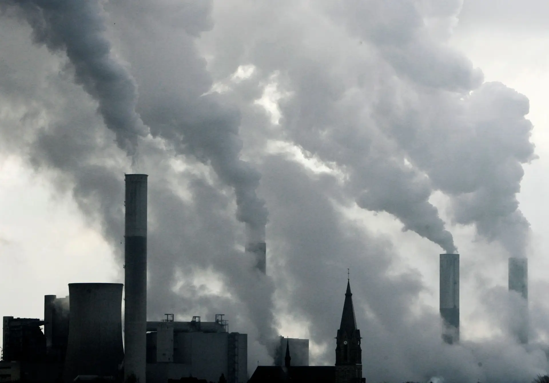Mercury in the atmosphere dropped 70% in 20 years