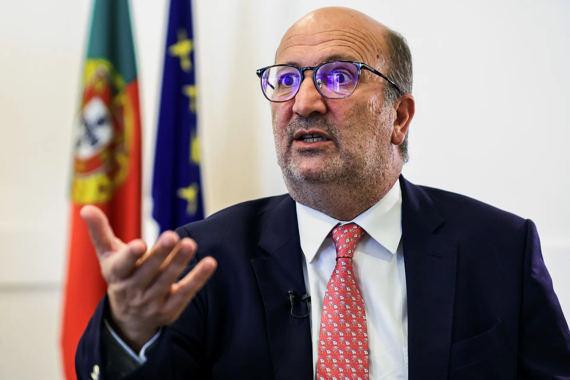 Ministro do Ambiente espera ter avaliação da exploração do lítio terminada em janeiro