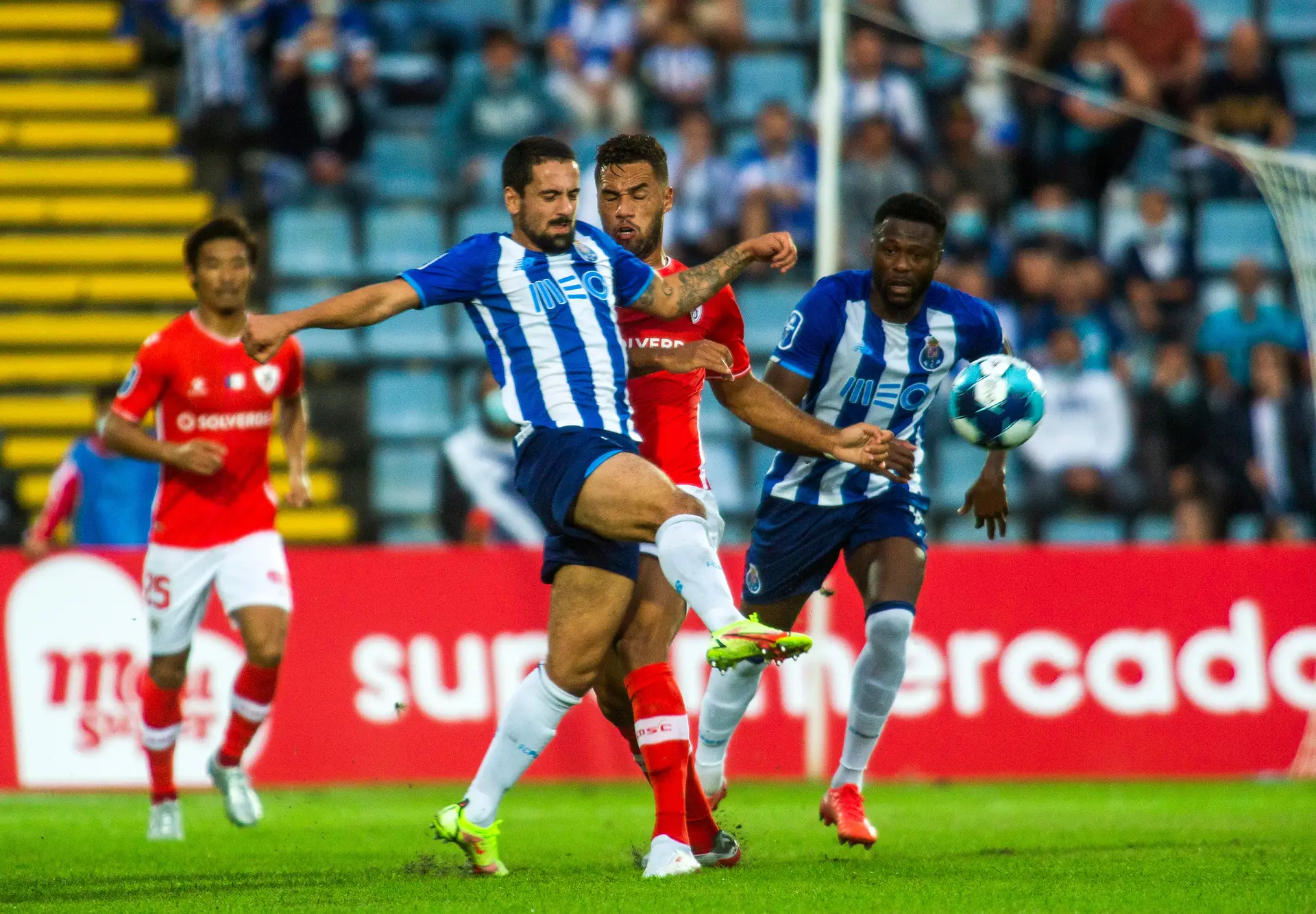FC Porto perde com o Santa Clara e está fora da Taça da Liga