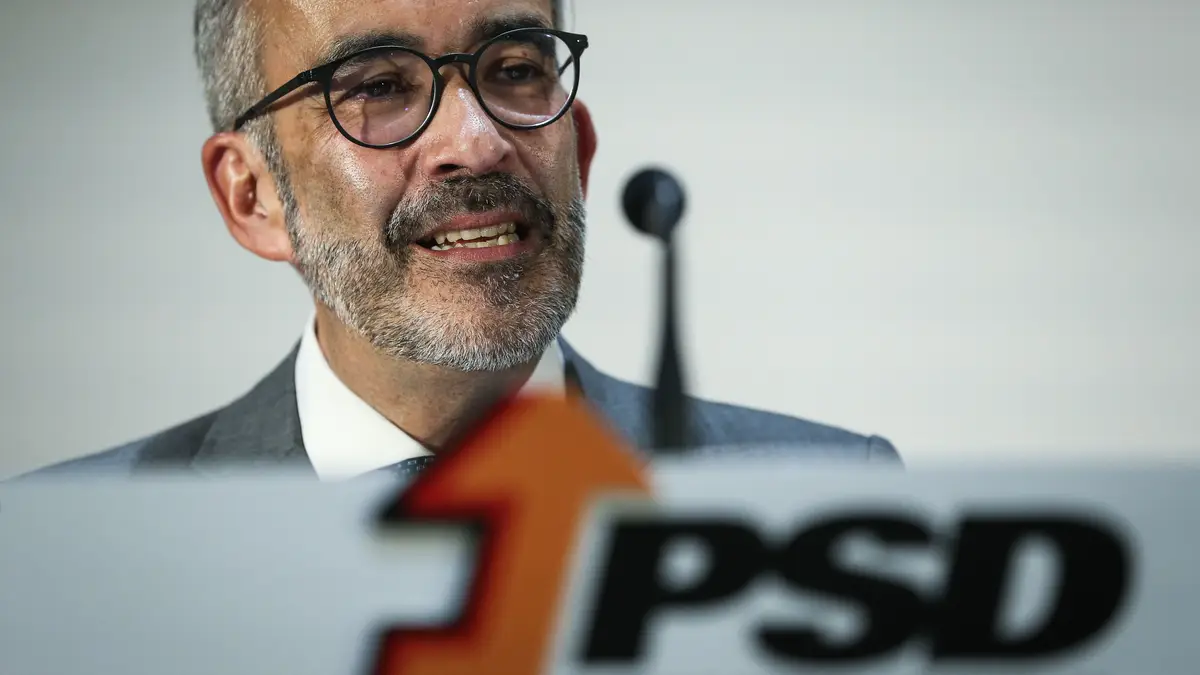 O eurodeputado e candidato à liderança do PSD Paulo Rangel, em declarações sobre o chumbo do Orçamento do Estado, durante uma conferencia de imprensa, em Lisboa. 