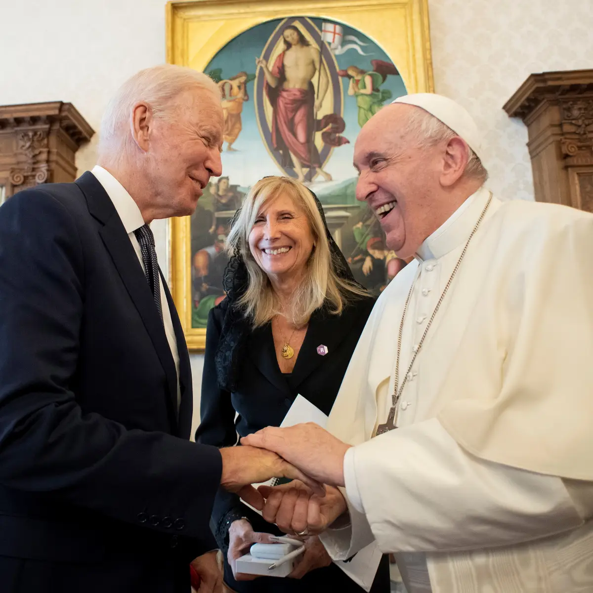 Papa Francisco e Joe Biden discutem conflitos por telefone - SIC Notícias