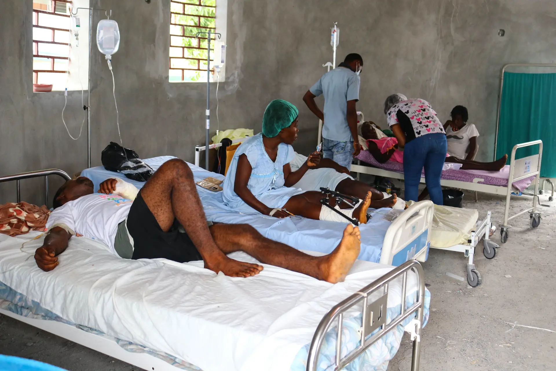 Dois meses desde o terramoto o Haiti continua a precisar de ajuda médica imagem