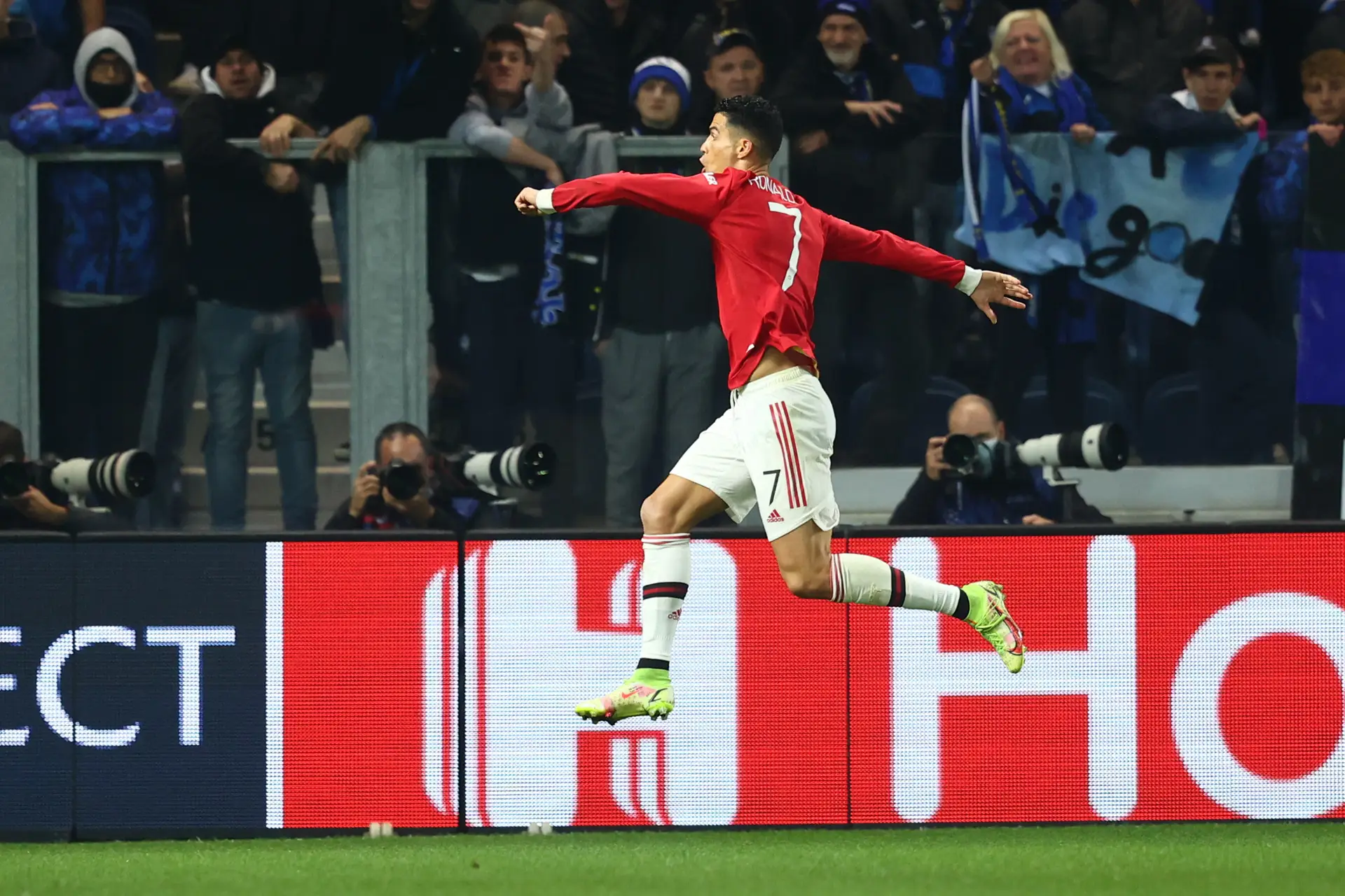 Solskjaer diz que Ronaldo "é o Michael Jordan" do Manchester United