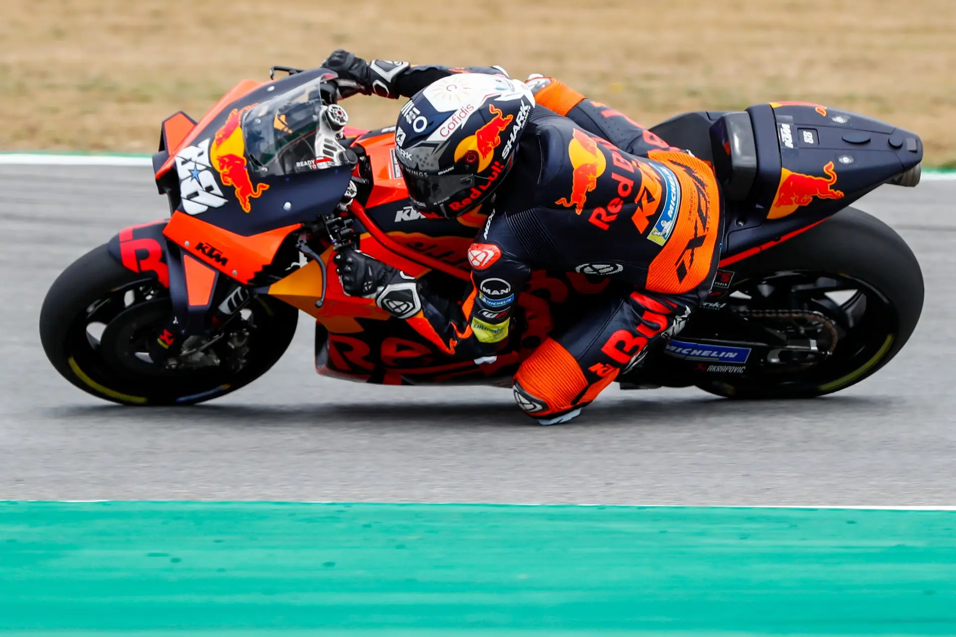 MotoGP: Centenas de motociclistas escoltam Miguel Oliveira de Almada ao Algarve