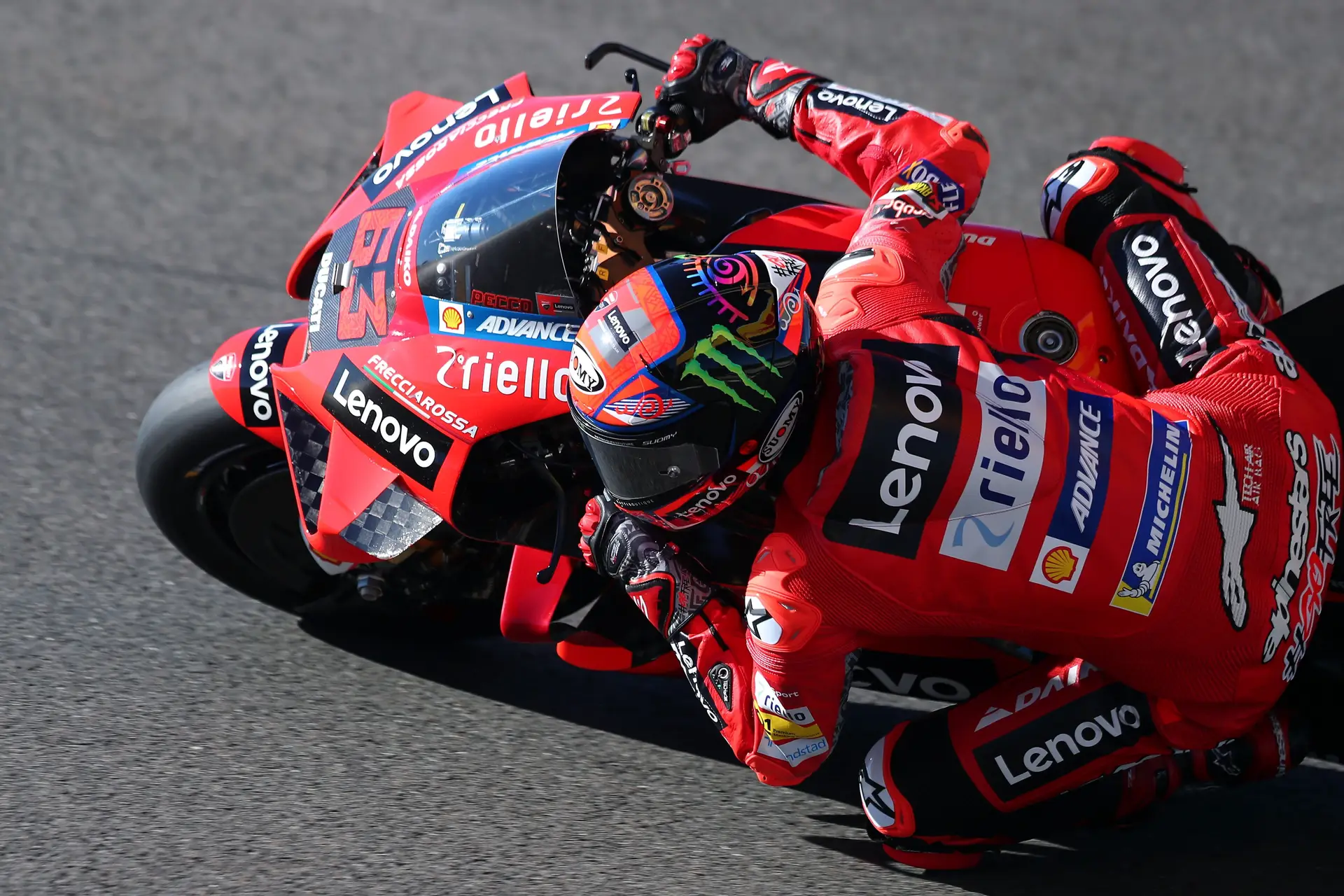 MotoGP: Bagnaia vence corrida interrompida devido a queda com Miguel Oliveira