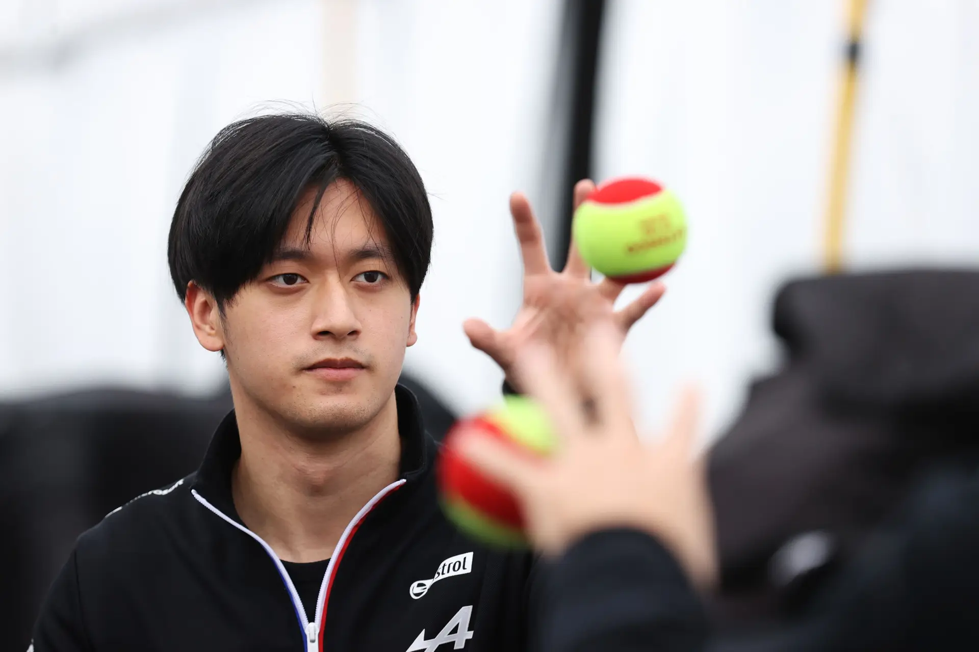 Ferrari anuncia Zhou e Giovinazzi como pilotos reserva para Mundial de Fórmula 1