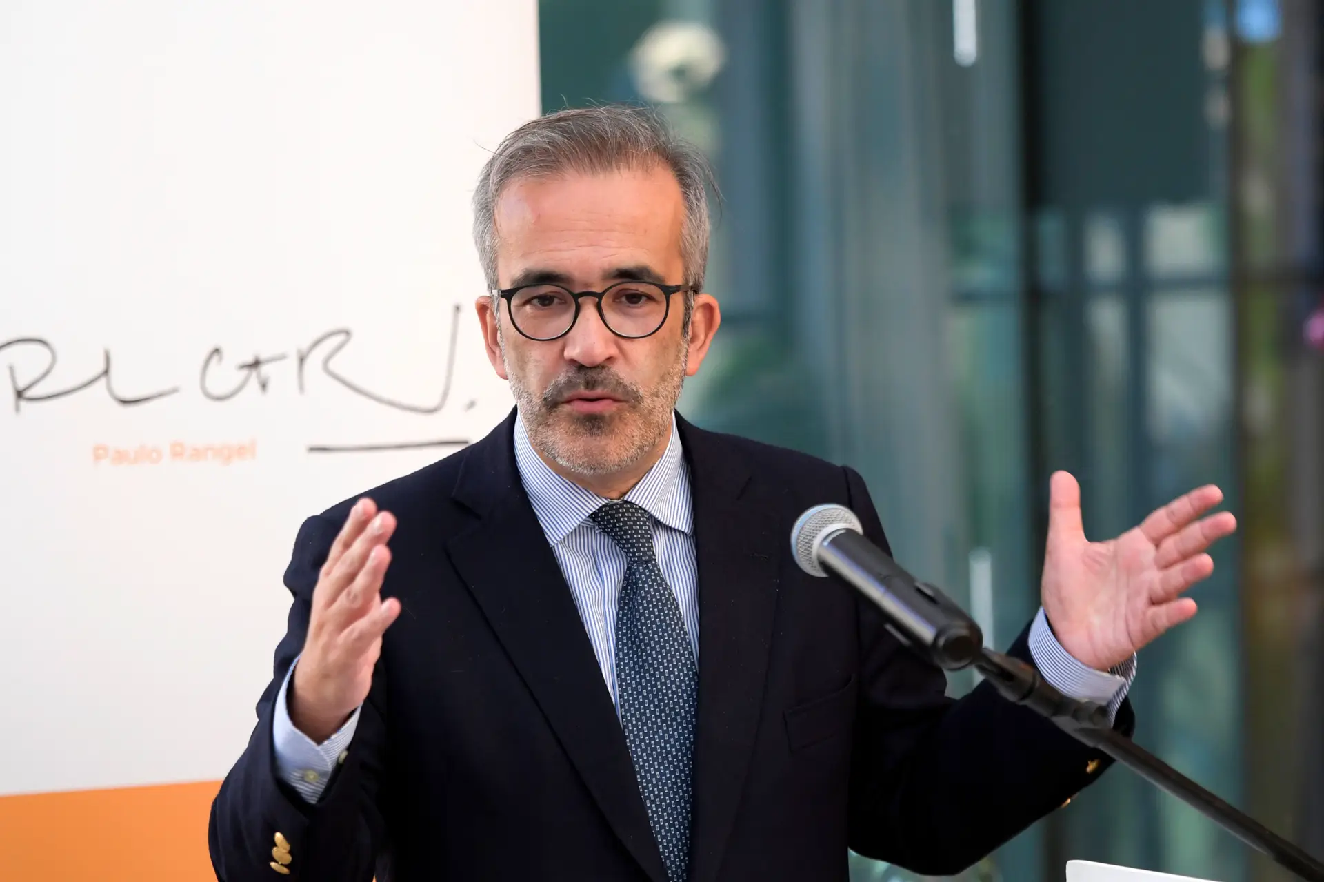 Moção de Rangel defende que é preciso mudar de líder para mudar ...