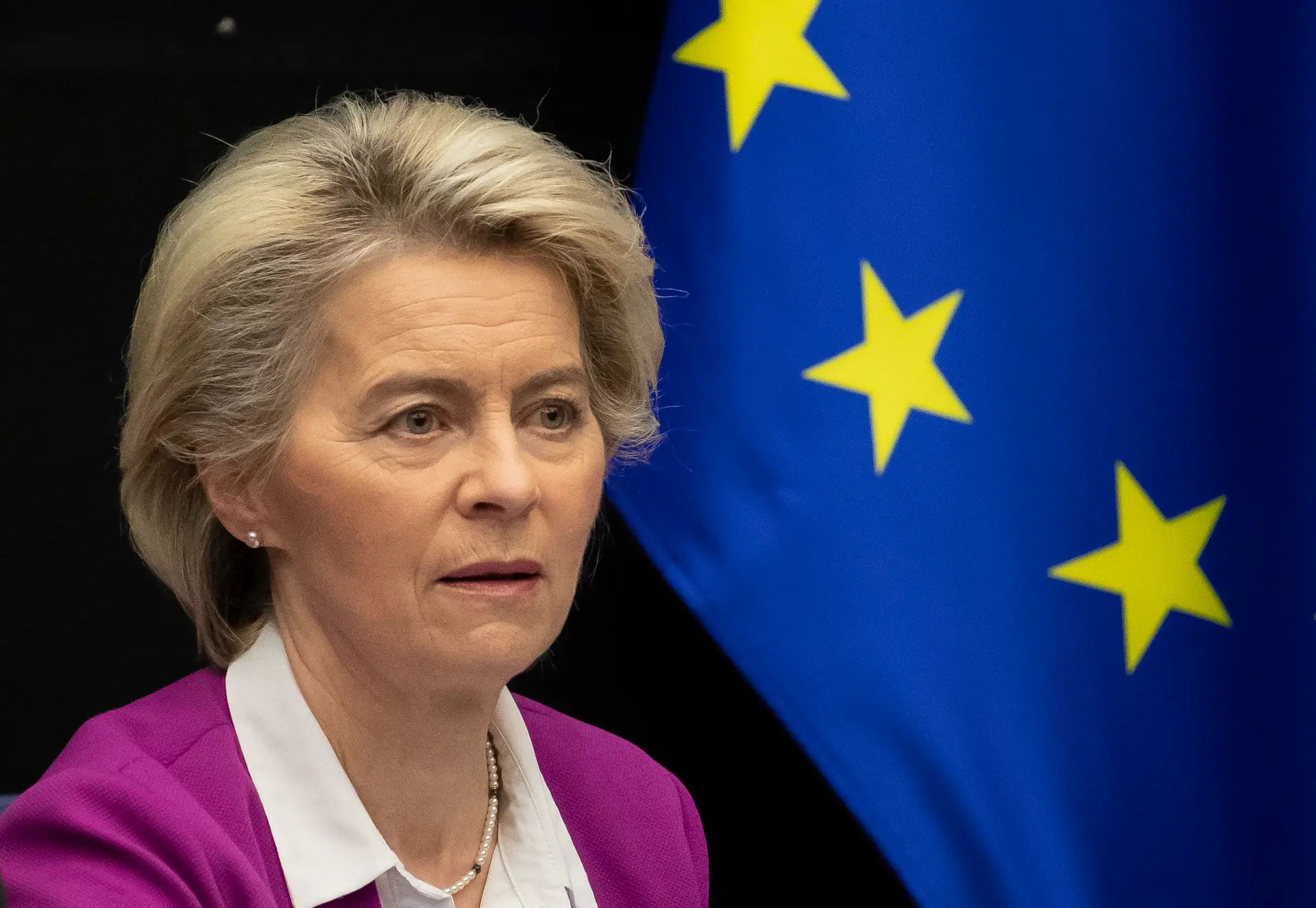 Von der Leyen: "Estamos numa corrida contra o tempo" devido à variante Omicron