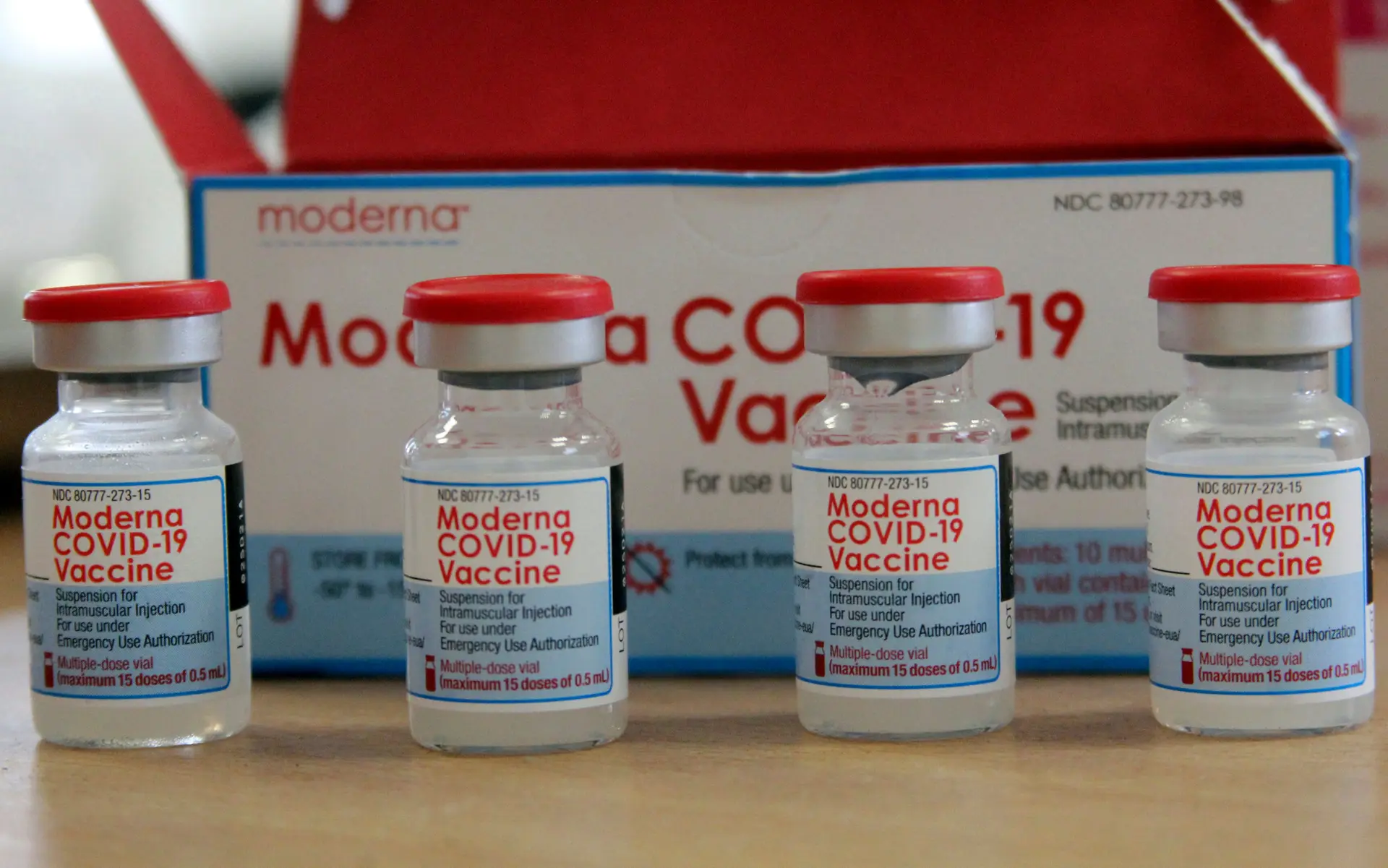 Ómicron: dose de reforço vai perdendo eficácia ao fim de 10 semanas