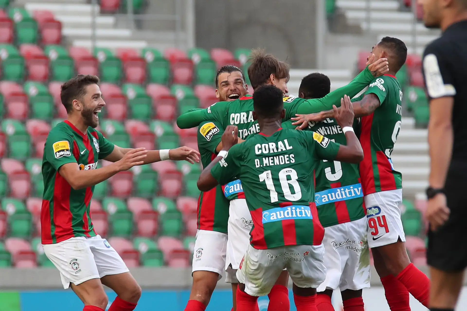Marítimo bate Paços de Ferreira em casa