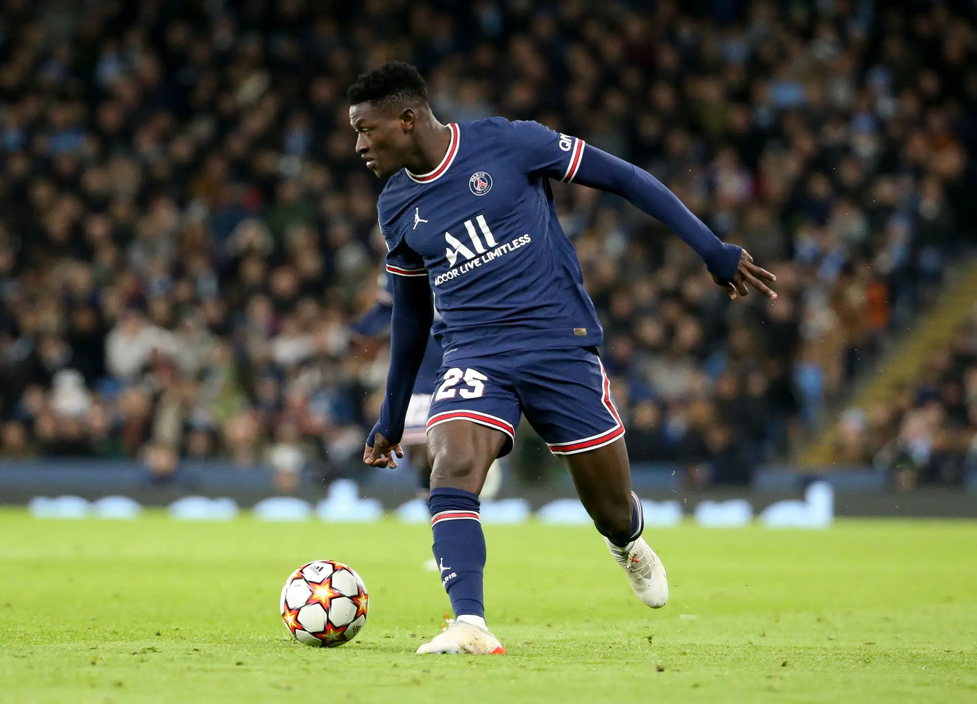 Nuno Mendes, lateral do PSG, formado no Sporting
