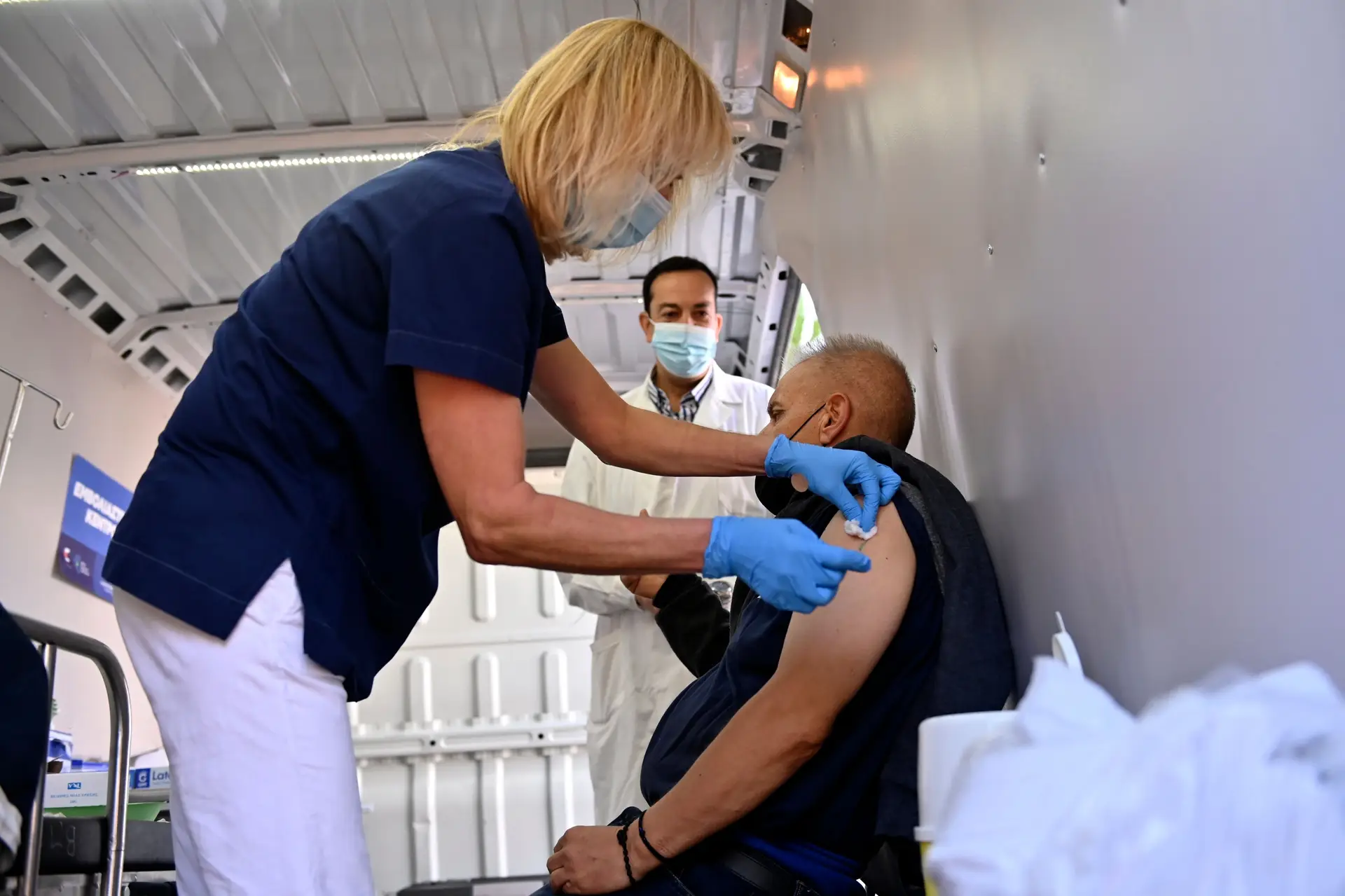 Covid-19: Grécia vai tornar vacina obrigatória para maiores de 60 anos 