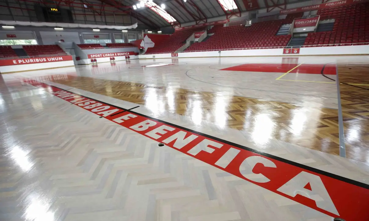 Benfica reduz lotação nos pavilhões para dispensar adeptos de testes