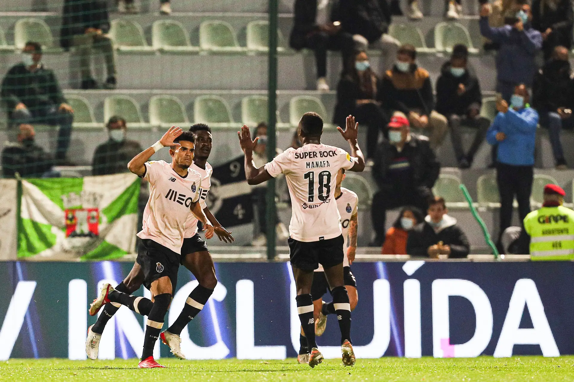 FC Porto vence Portimonense e segura liderança do campeonato