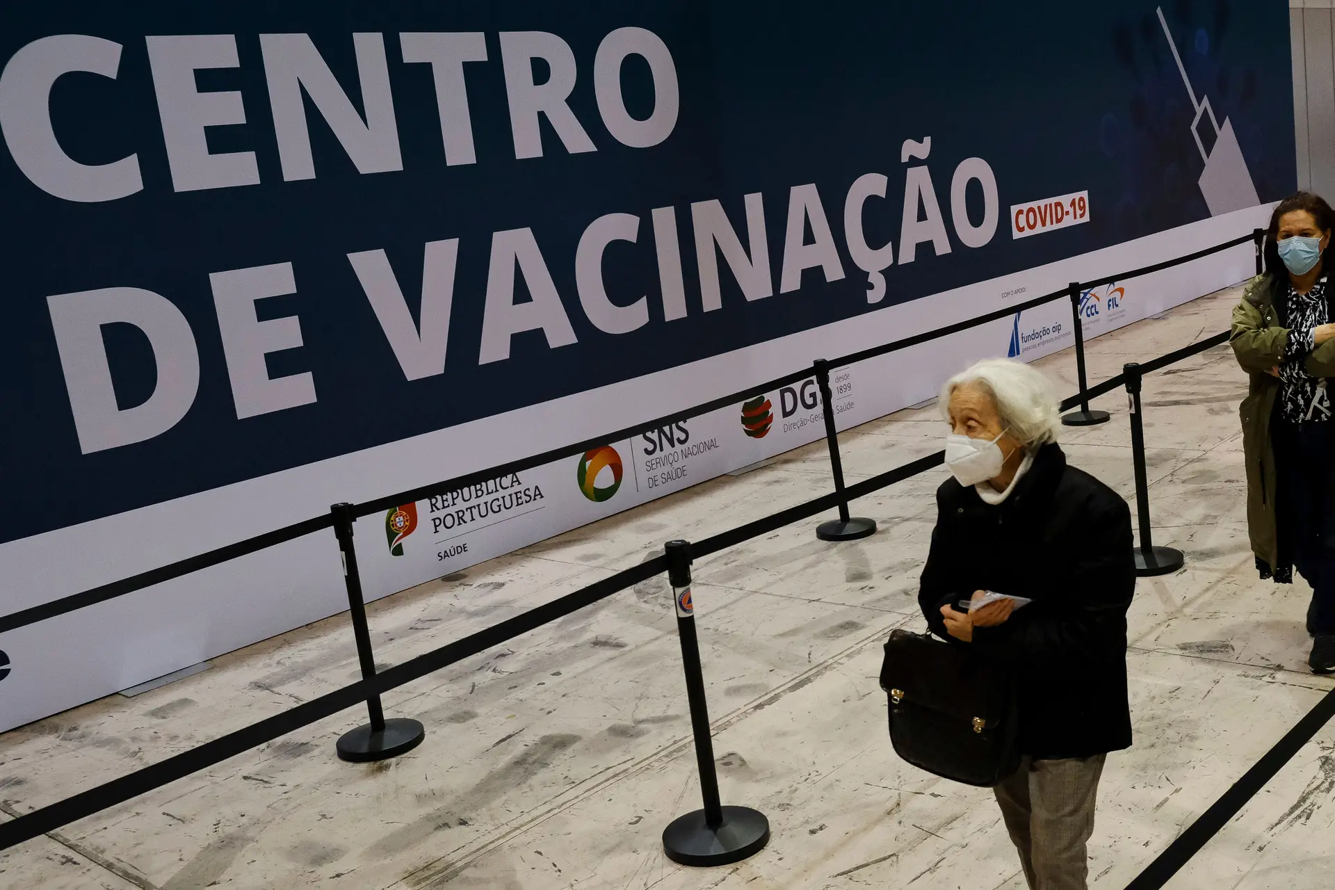 Covid-19: quase dois milhões de pessoas já têm dose de reforço da vacina