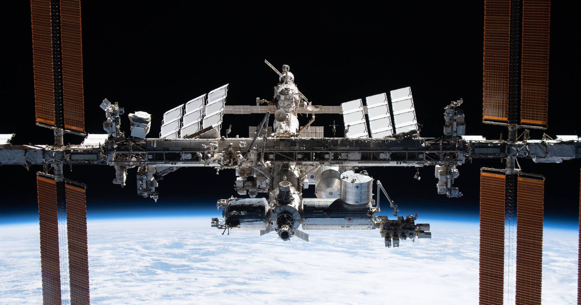 Russia and NASA Extend International Space Station (ISS) Flight Program to 2025