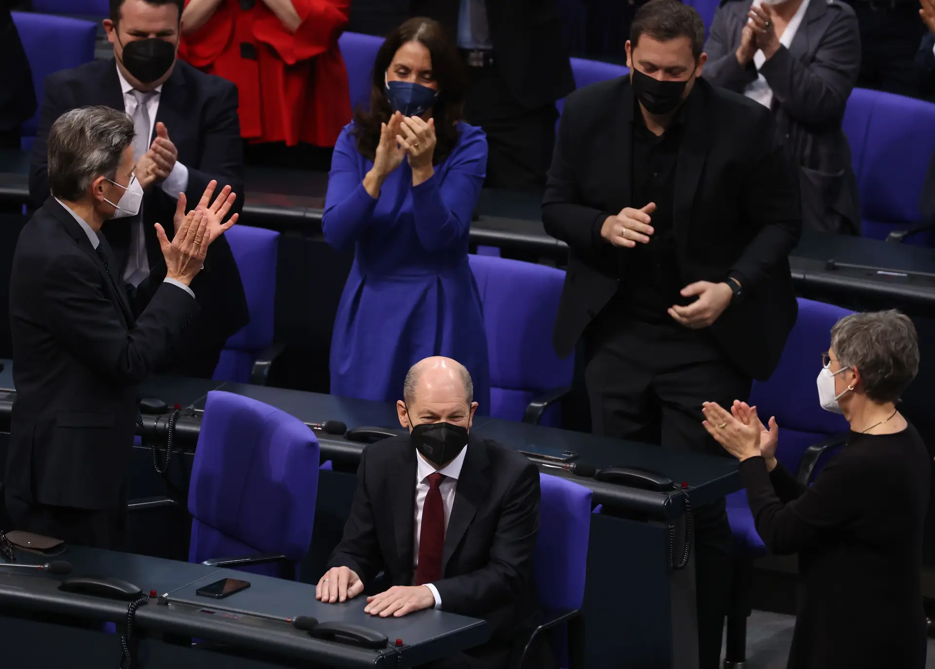 Olaf Scholz eleito chanceler pelo Parlamento alemão