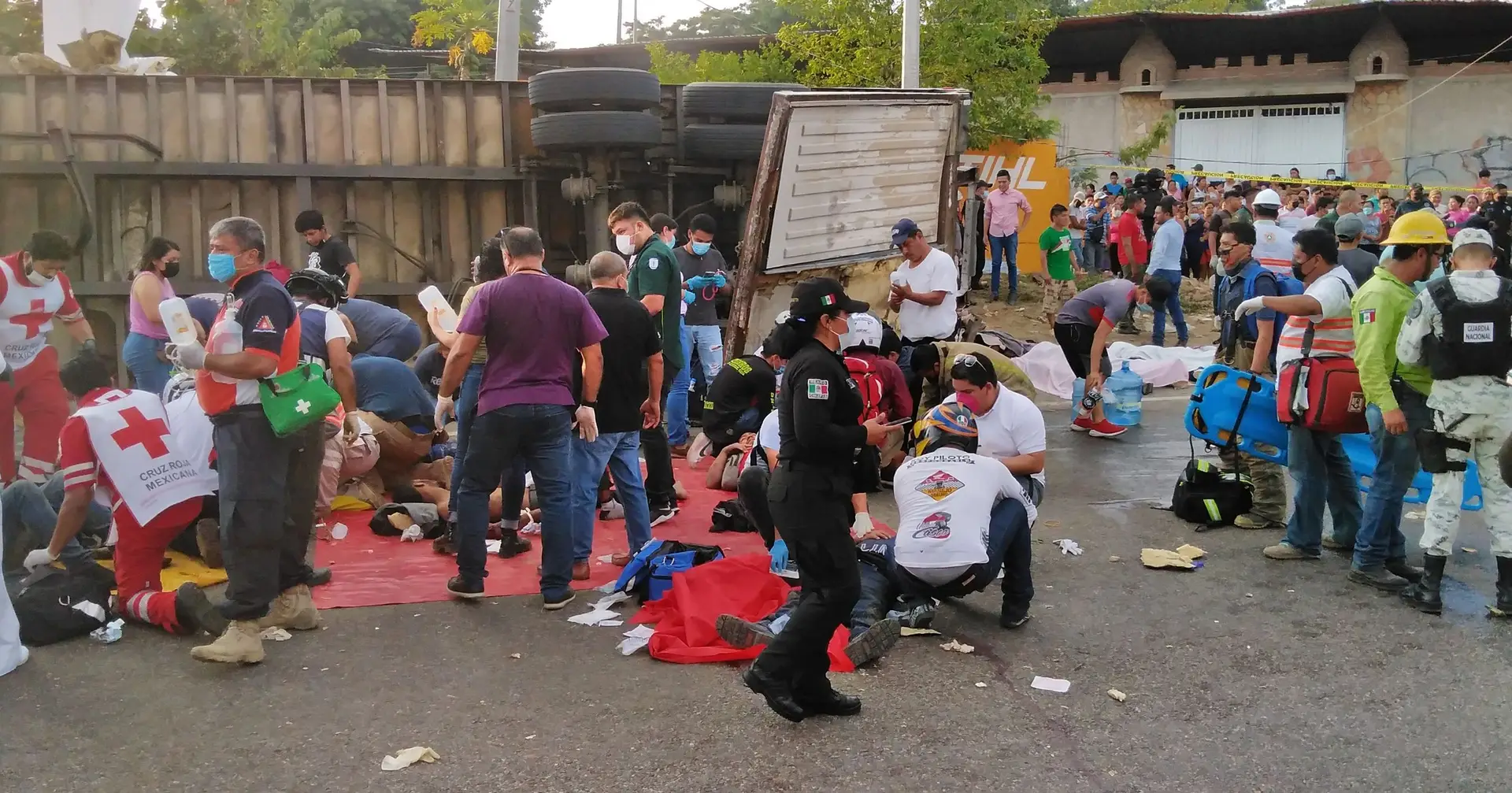 Sobe para 53 número de migrantes mortos em acidente com pesado de mercadorias no México