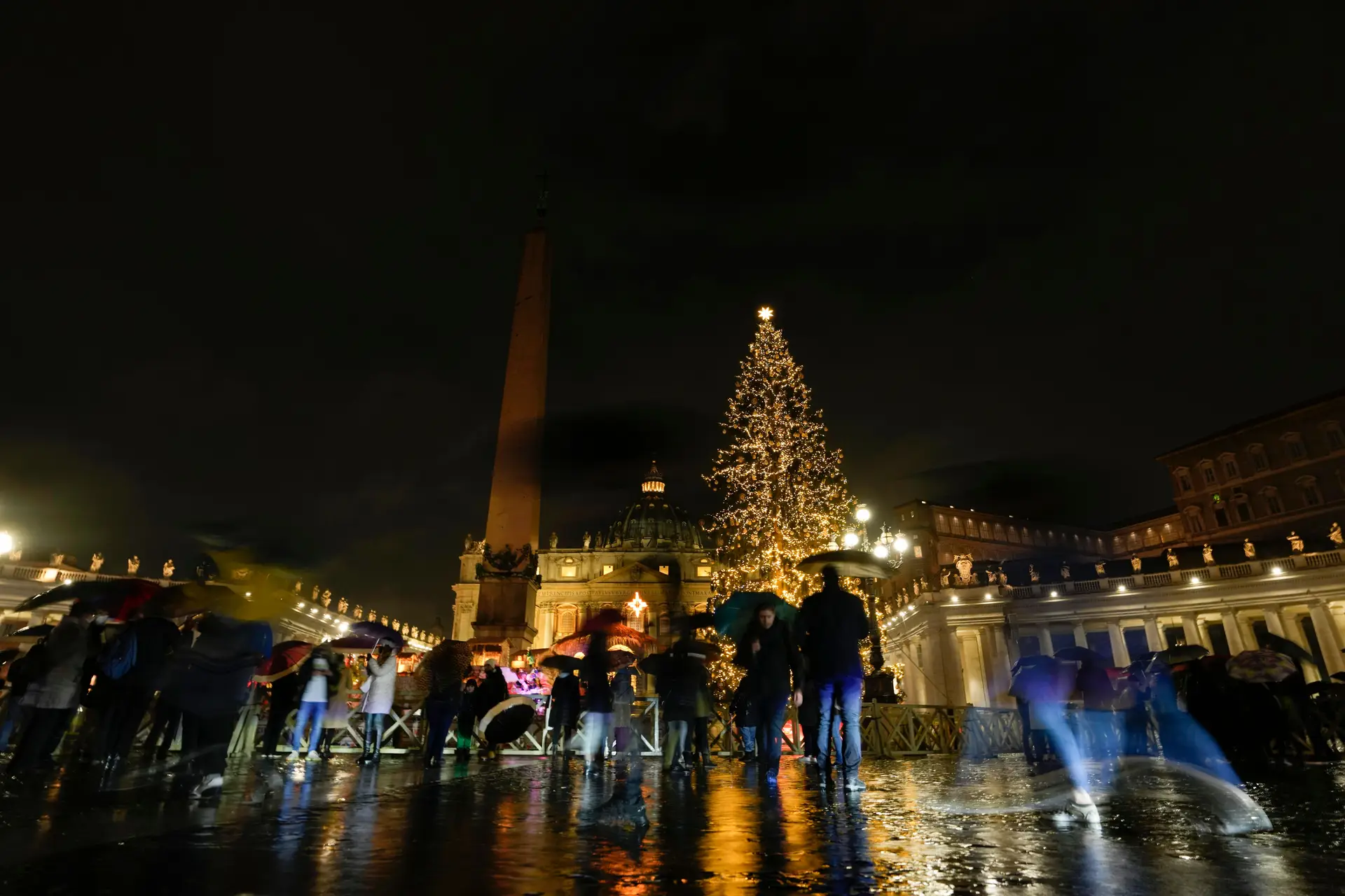 Tradicional decoração de Natal inaugurada no Vaticano