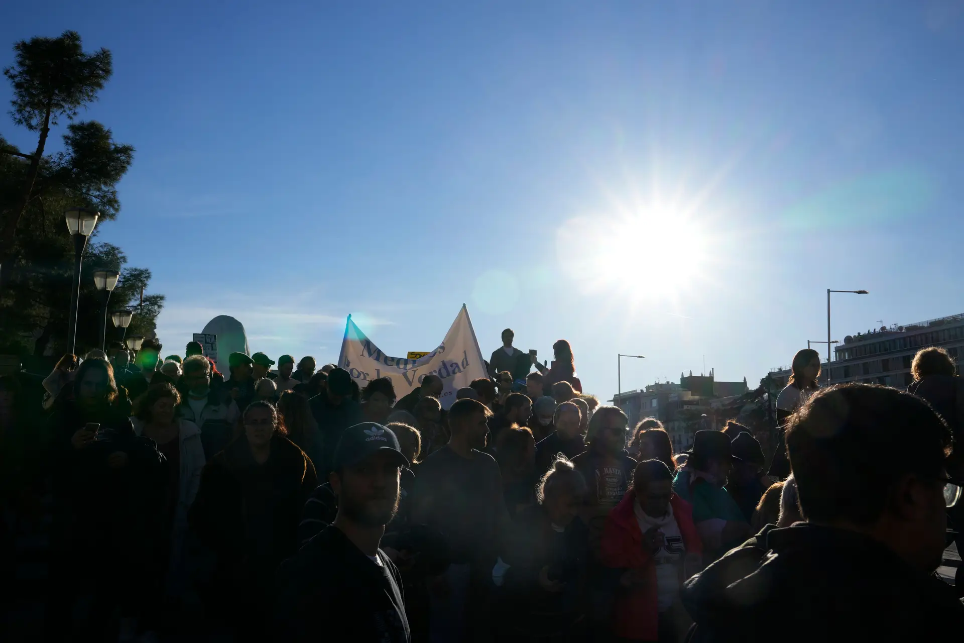 Protestos em Barcelona e no Luxemburgo contra restrições para conter a pandemia