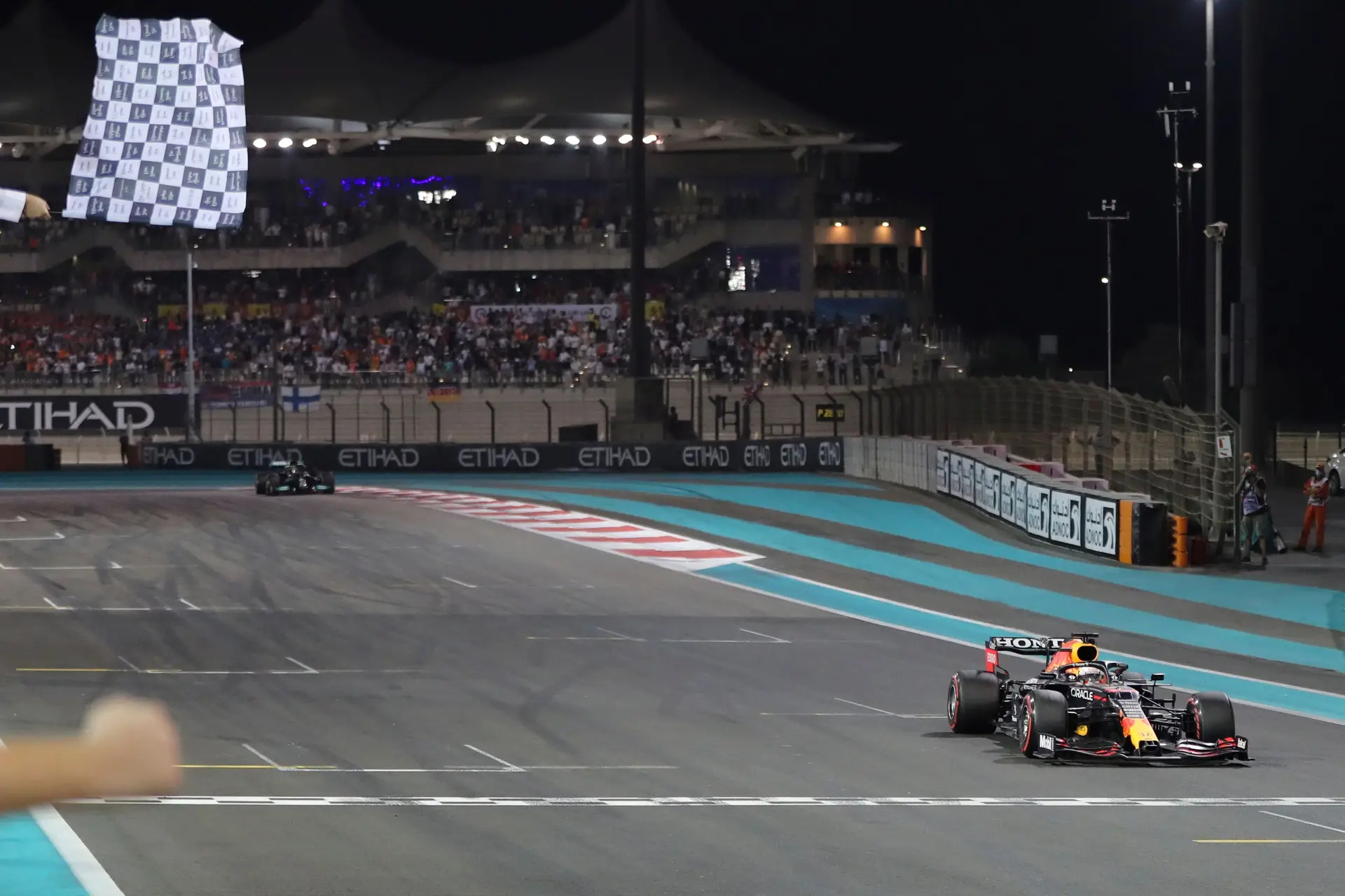 Max Verstappen é campeão do mundo de Fórmula 1