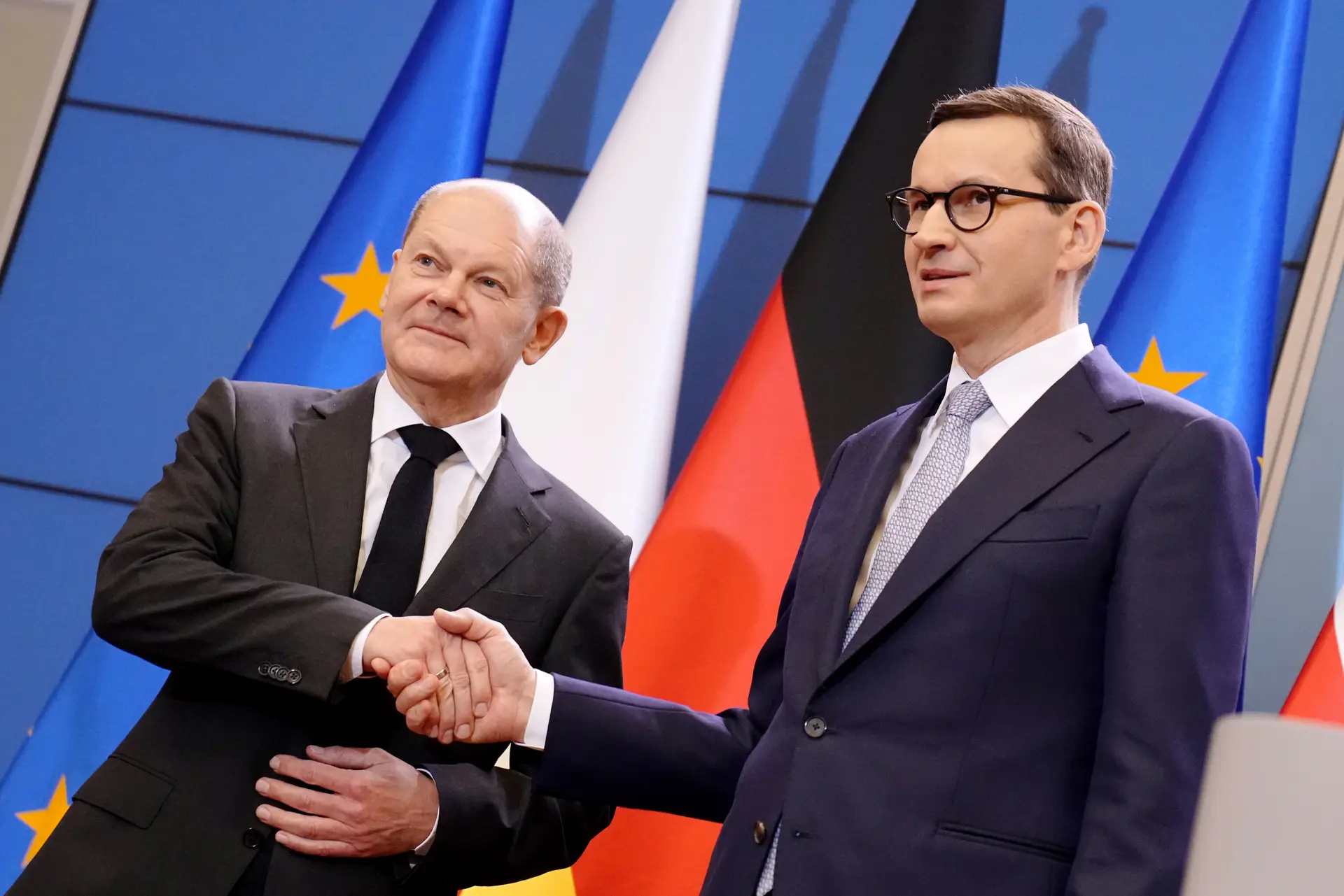 Scholz garante apoio da Alemanha à Polónia na "guerra híbrida" com a Bielorrússia