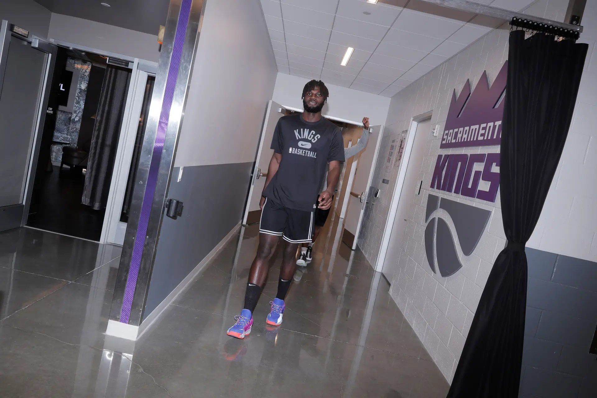 Neemias Queta marca 13 pontos na derrota dos Stockton Kings