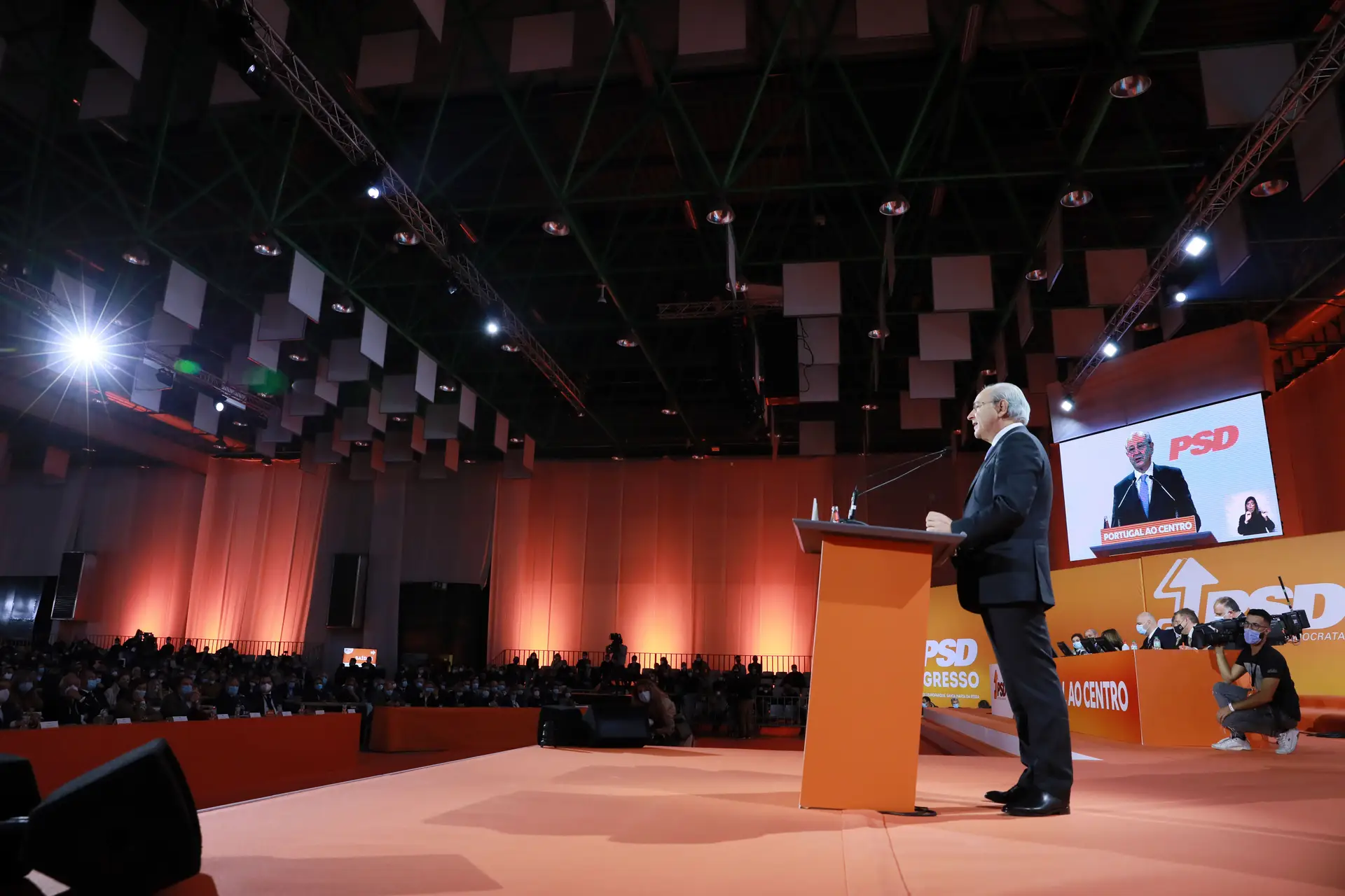 O presidente do PSD, Rui Rio, discursa durante o primeiro dia do 39.º Congresso Nacional do PSD