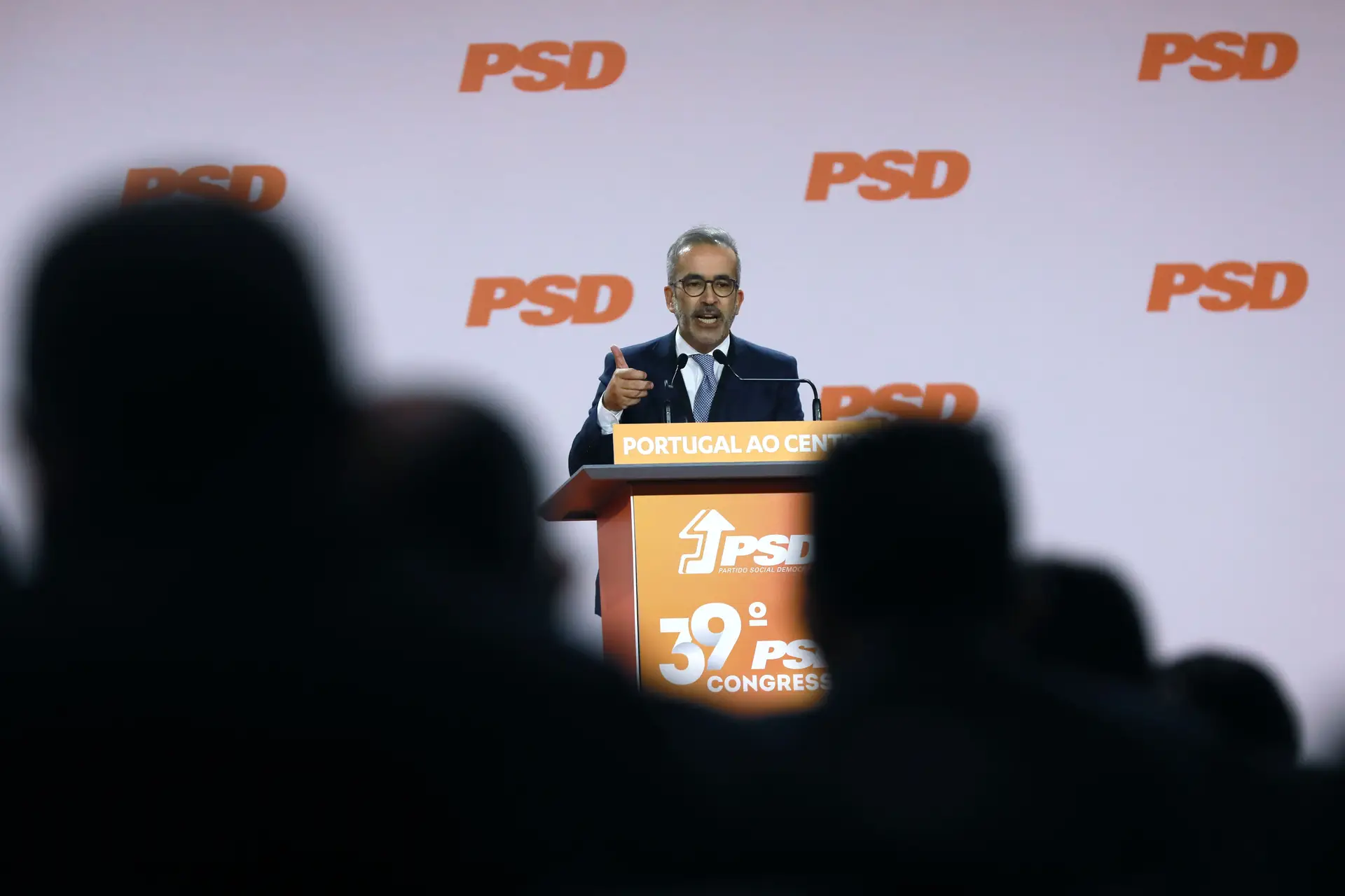 Rangel compromete-se a dar "todo o apoio" a Rio nas legislativas