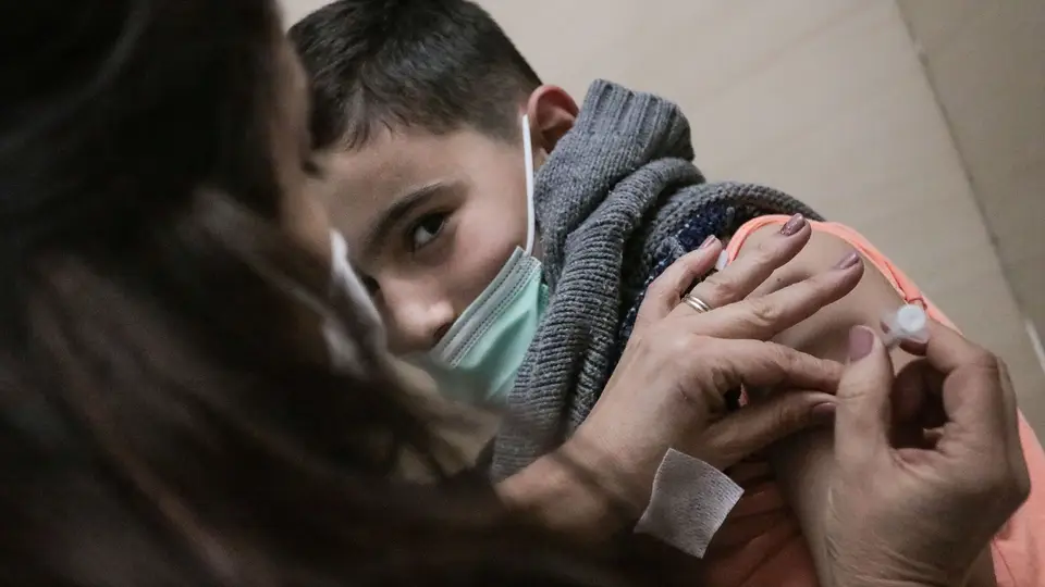 Início do processo de vacinação de crianças, no centro de vacinação no Pavilhão Multiusos de Gondomar.