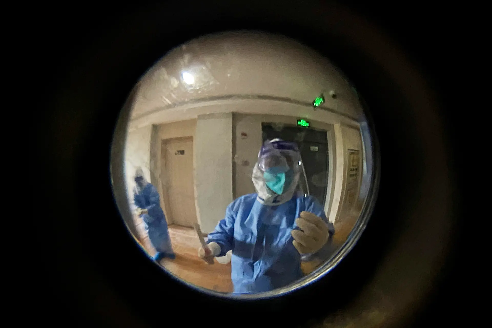 Covid-19: China confina mais uma cidade após detetar três casos assintomáticos