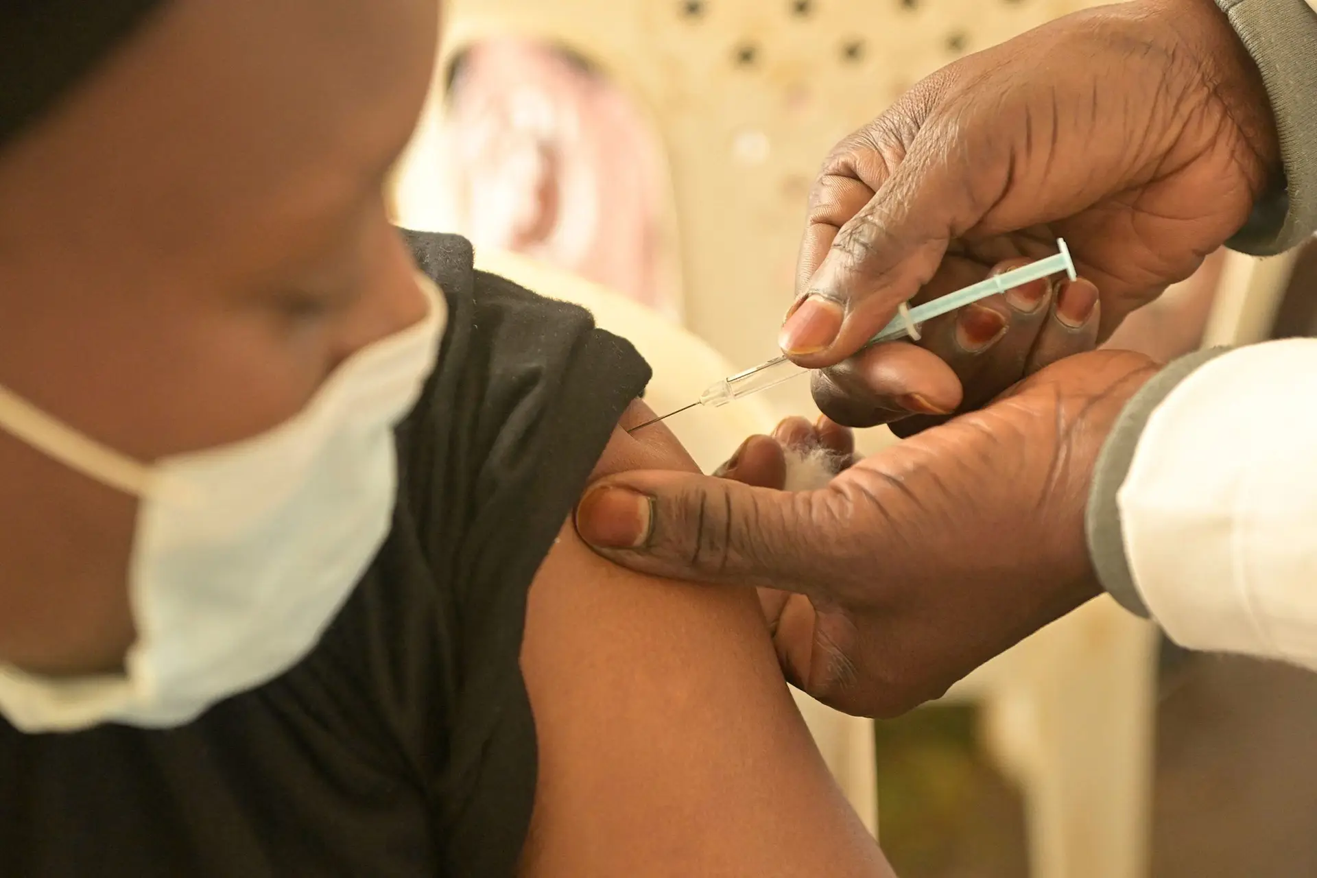 Covid-19: se África não chegar a 70% de vacinação, covid-19 será endémica