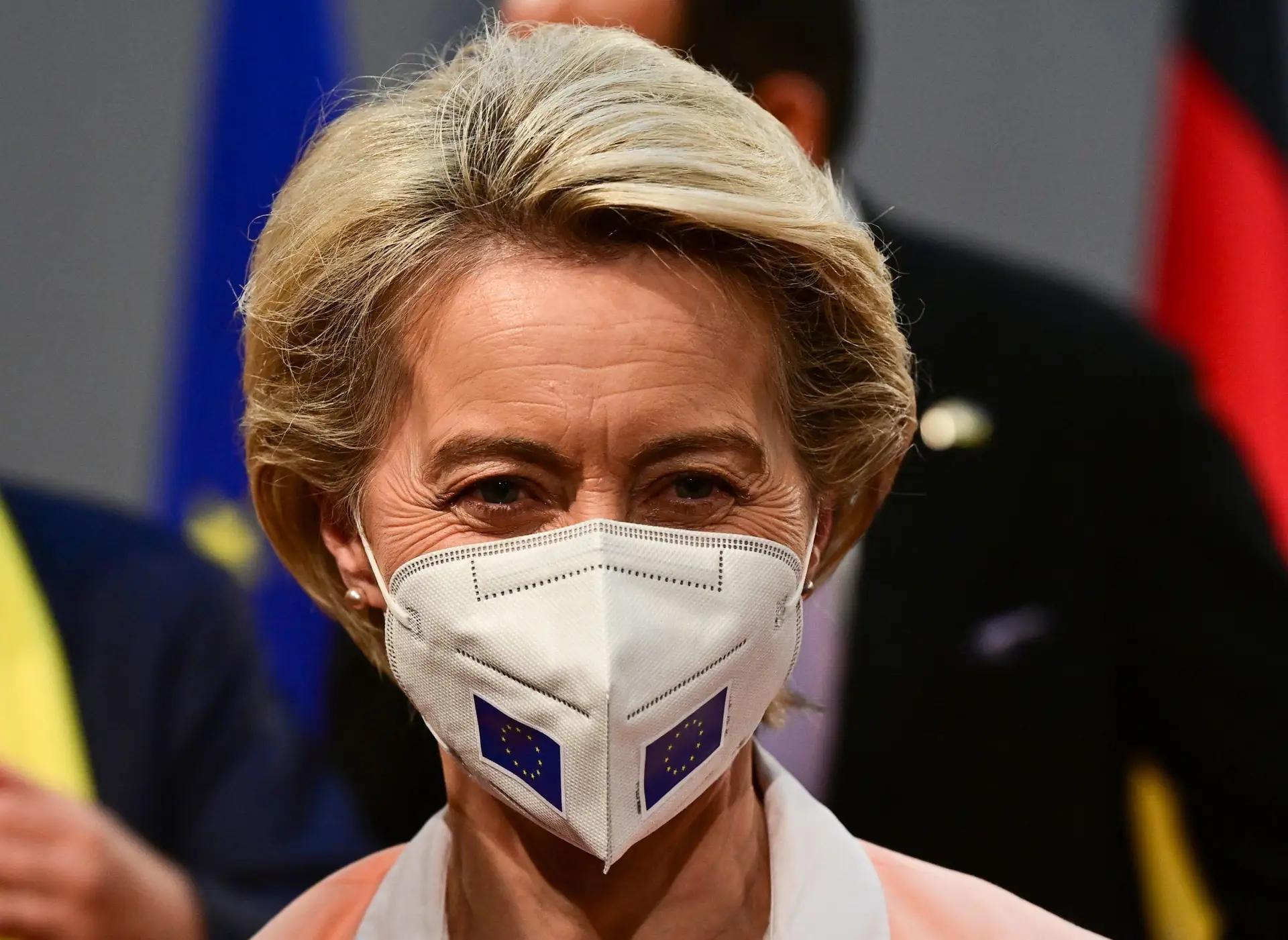 Ucrânia: “Qualquer solução passará forçosamente pela Europa”, garante Von der Leyen