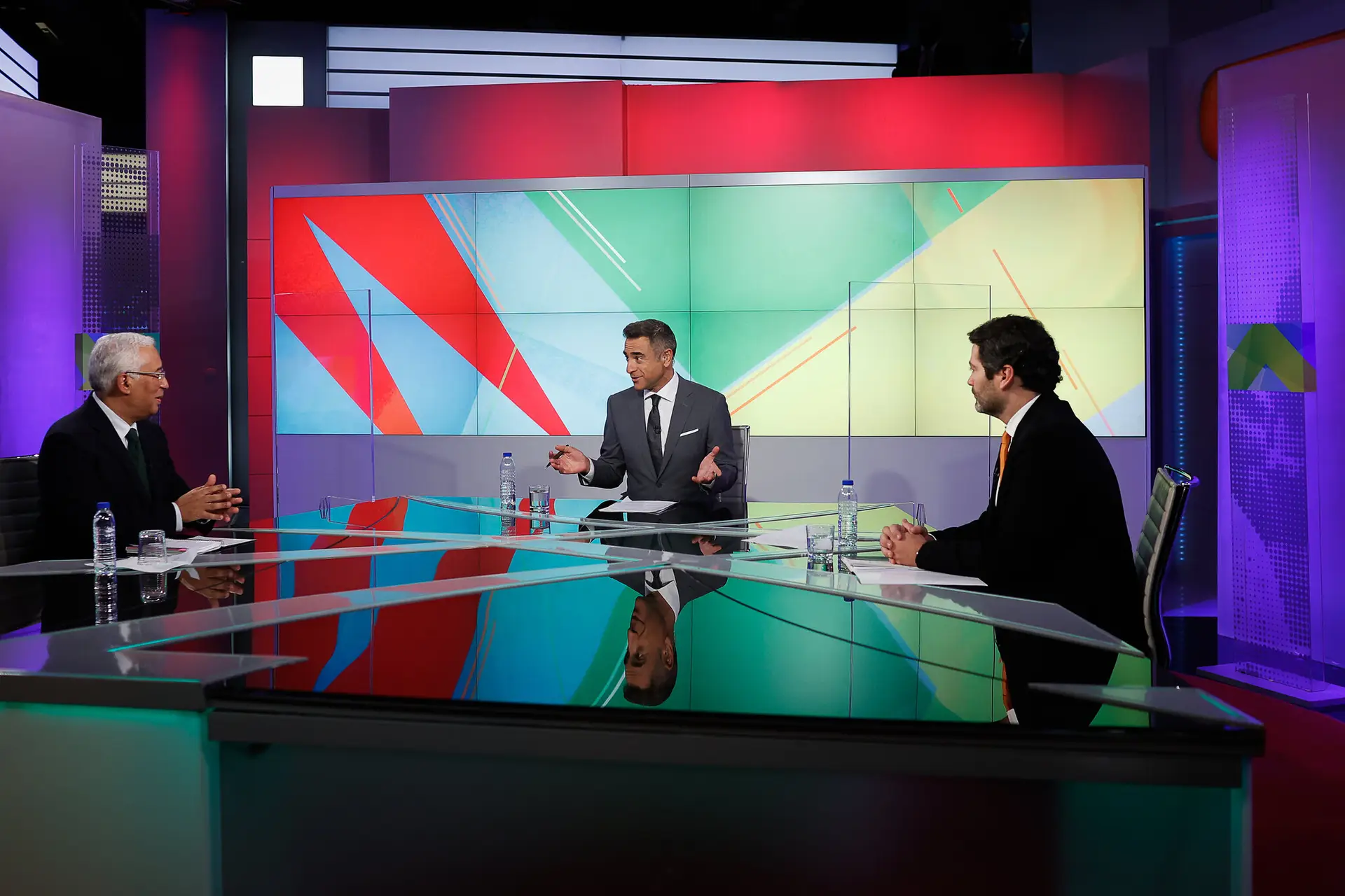 Costa e Ventura frente a frente: troca de acusações pessoais, impostos e corrupção