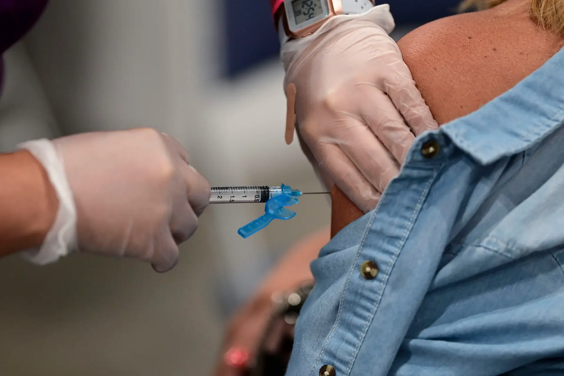 Covid-19: peritos britânicos dizem que quarta dose da vacina ainda é desnecessária