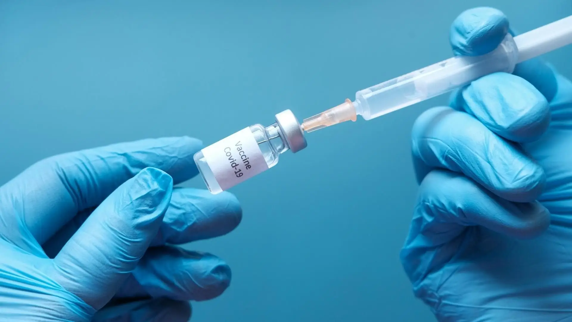 Covid-19: autoagendamento de dose de reforço para maiores de 45 arranca na próxima semana