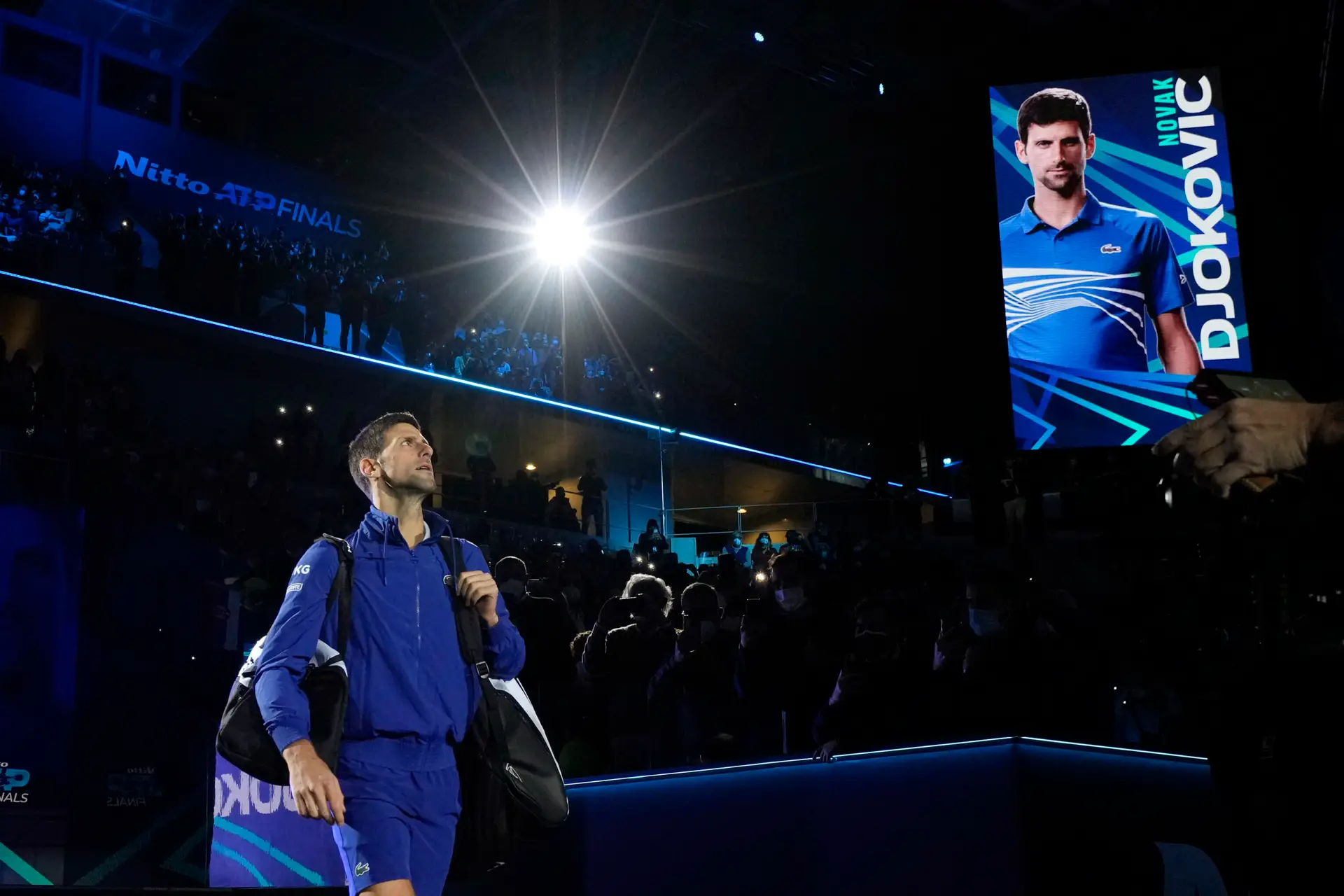 Tribunal ordena libertação do tenista Novak Djokovic