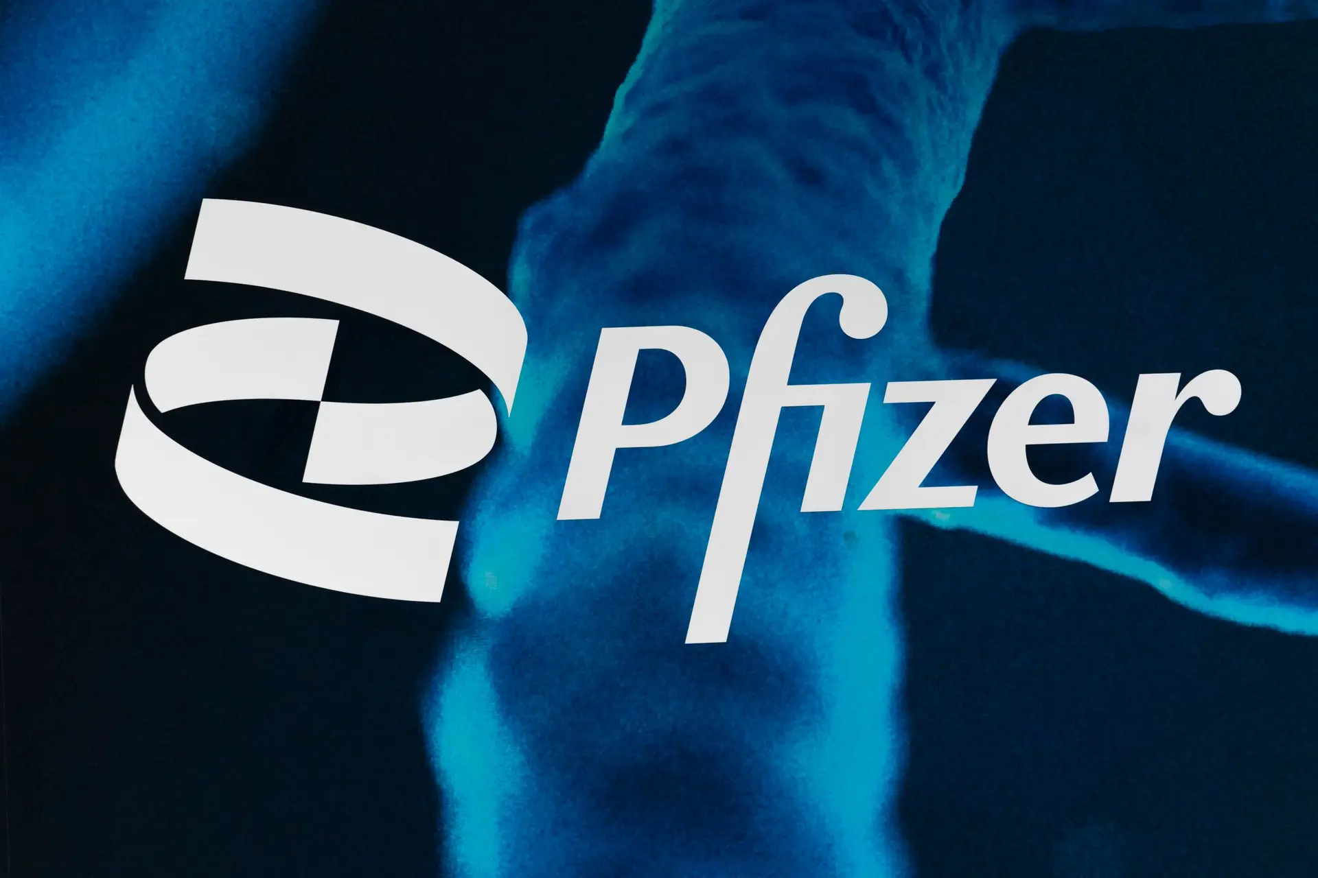 Covid-19: EMA avalia pedido para comercialização de medicamento da Pfizer