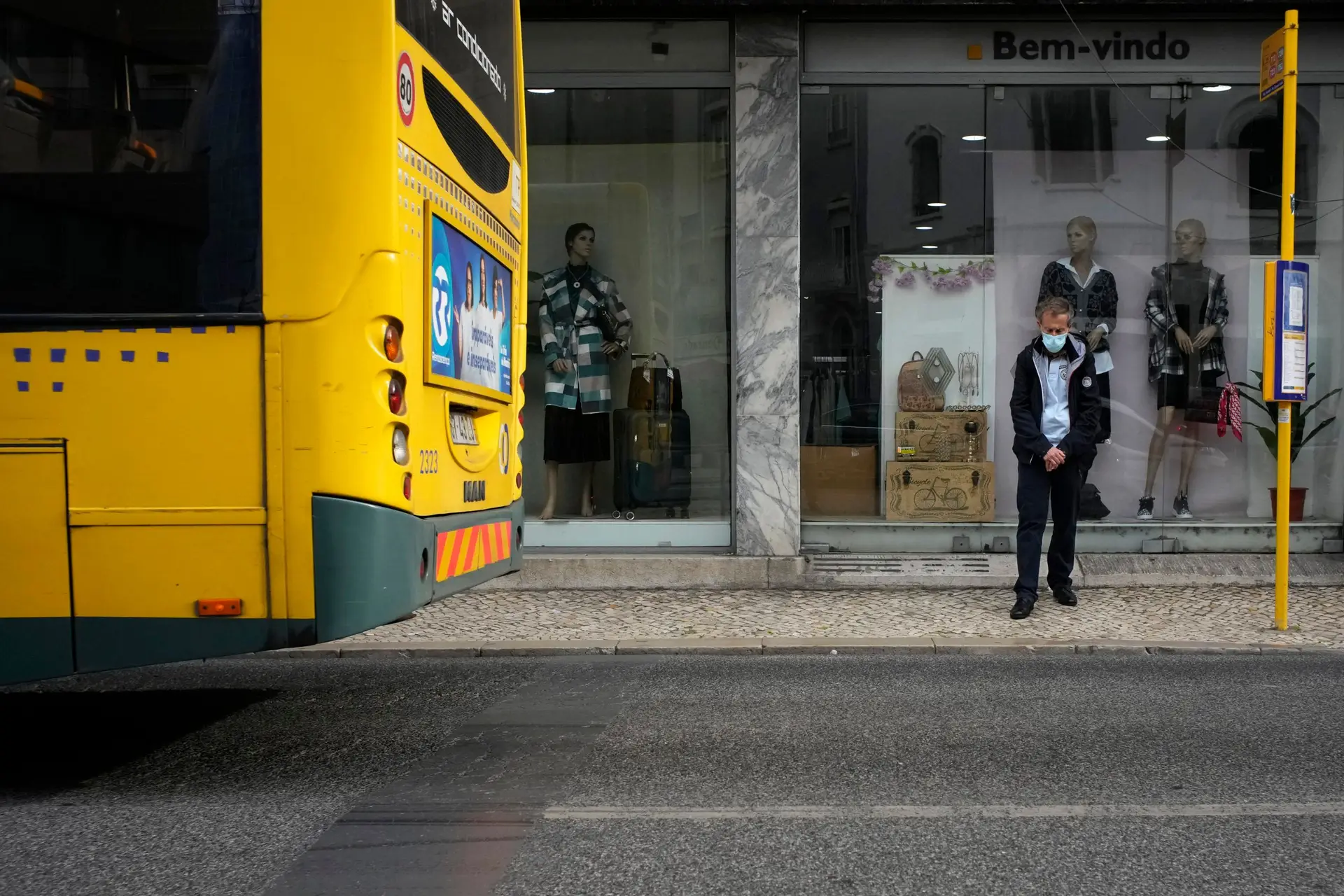 Câmara de Lisboa rejeita “contradição” entre desconto no estacionamento e transportes públicos grátis